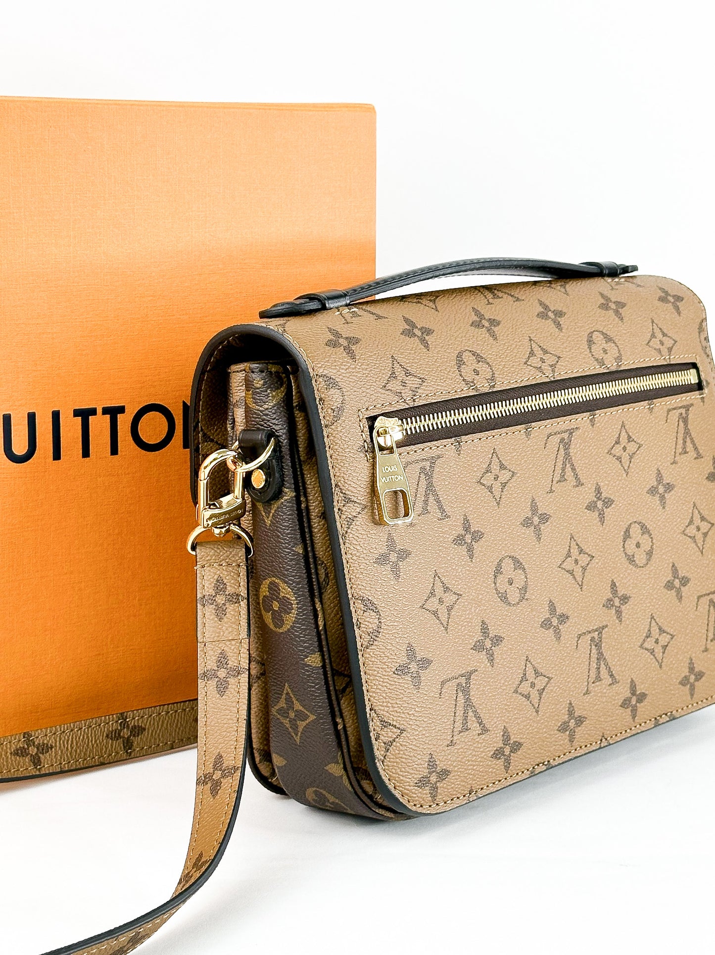 Louis Vuitton Metis Monogram Reverse