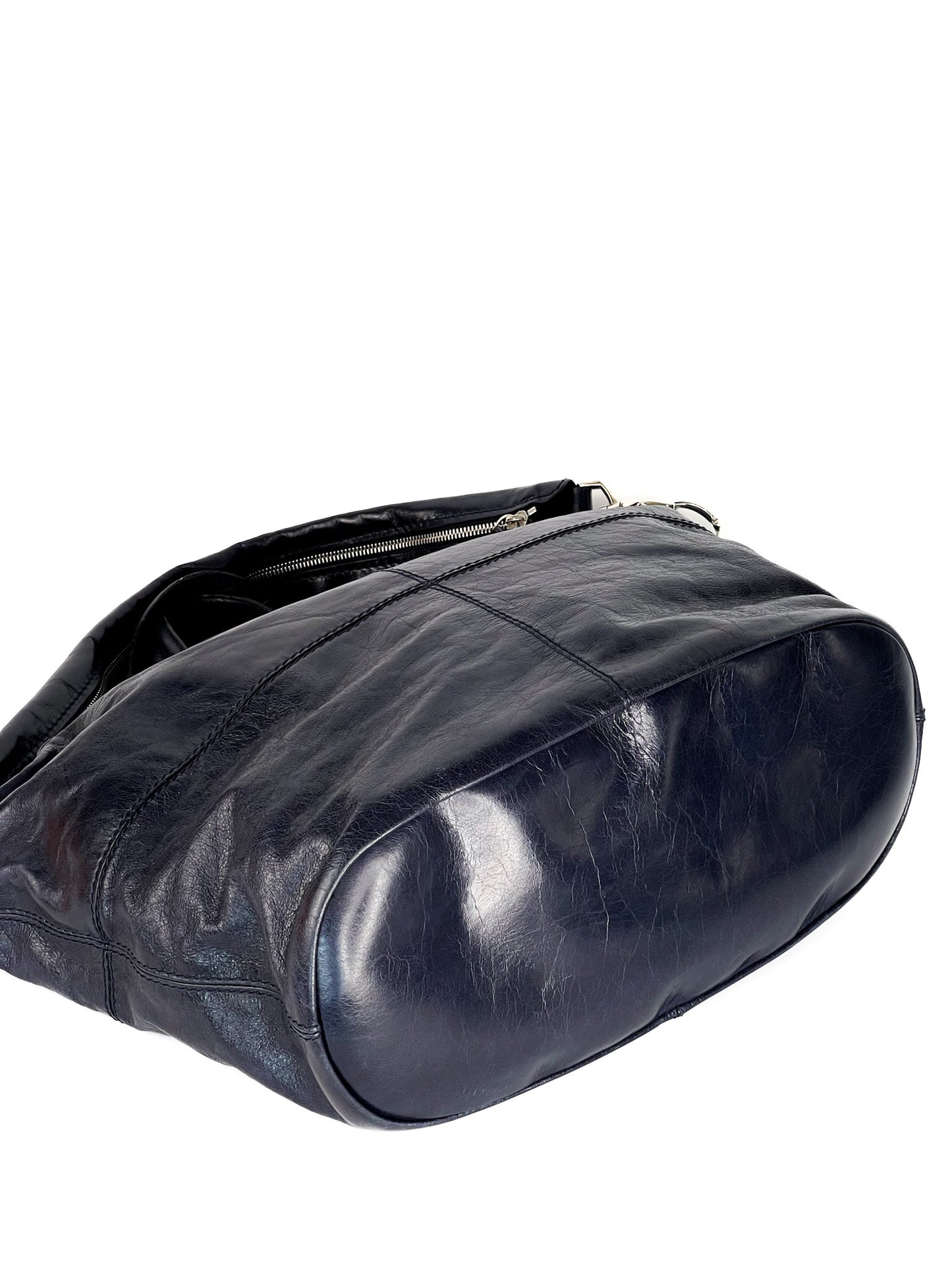 Givenchy Pebbled Lambskin Zip Animation Medium Nightingale Navy