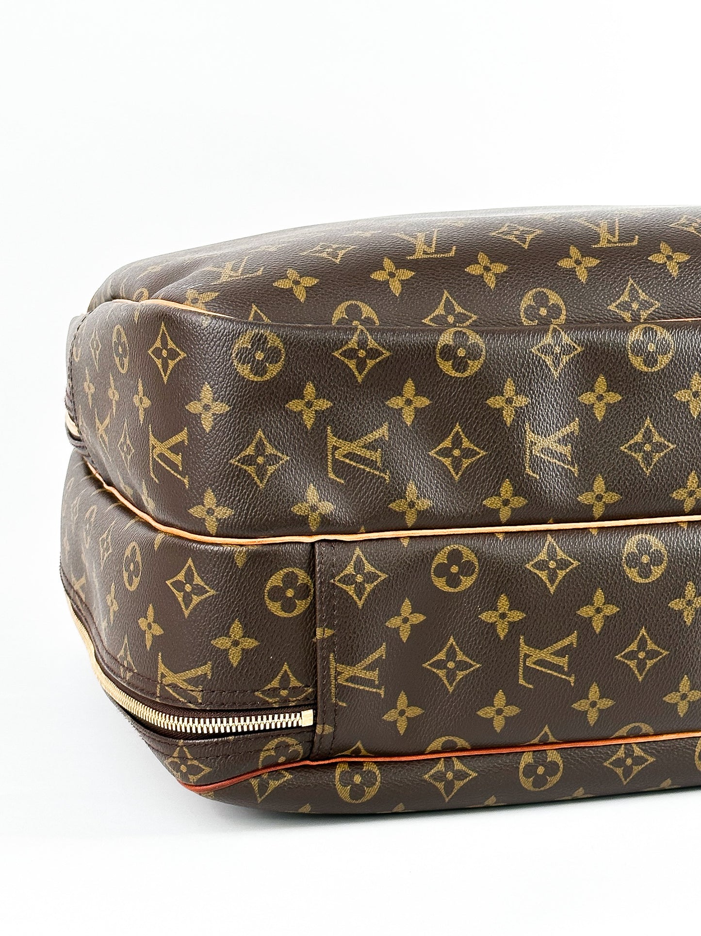 Louis Vuitton Vintage Monogram
Canvas Alize 24 Heures Weekender