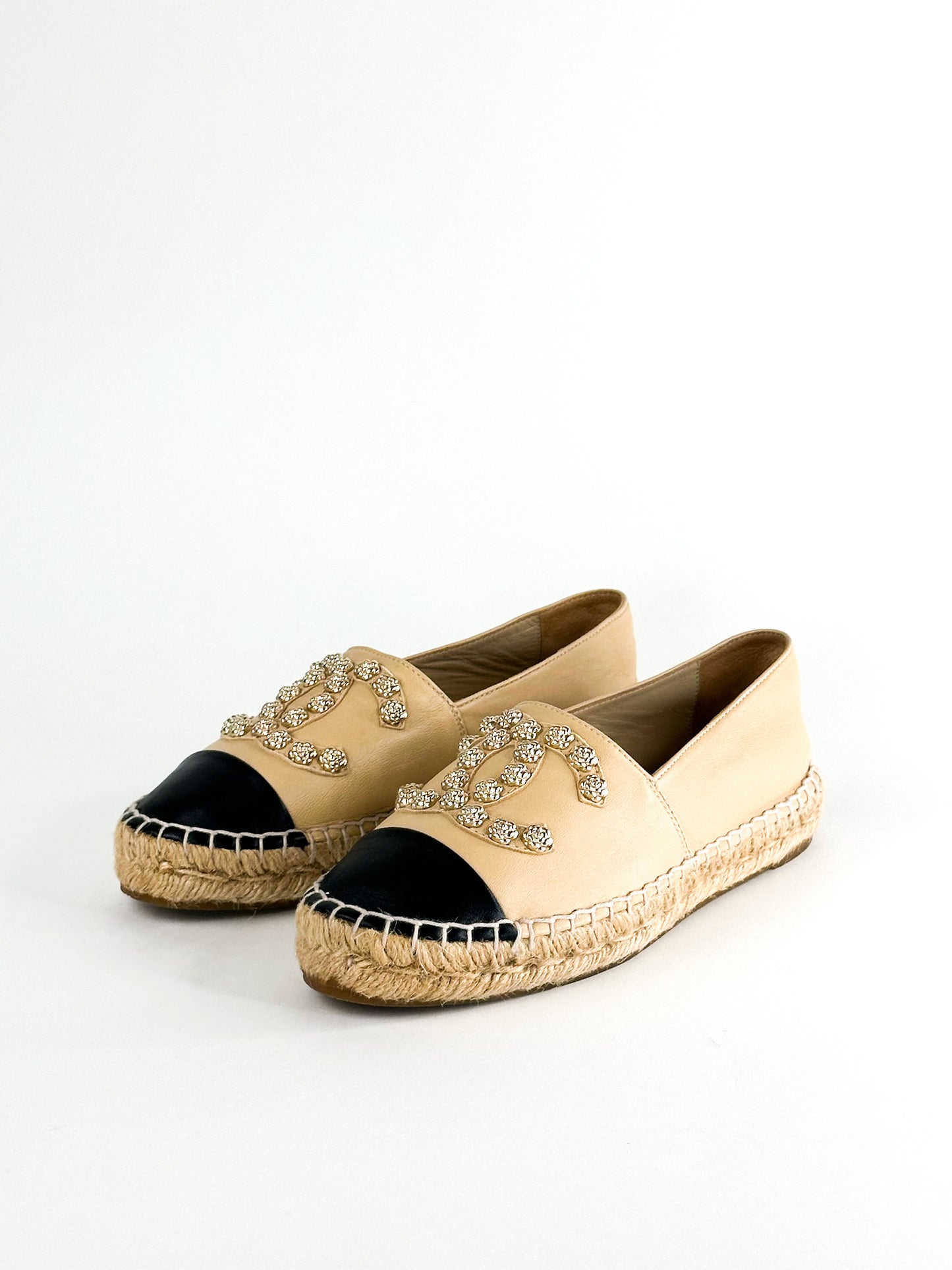 Chanel Beige/Black Camellia CC Espadrille Flats Size 36