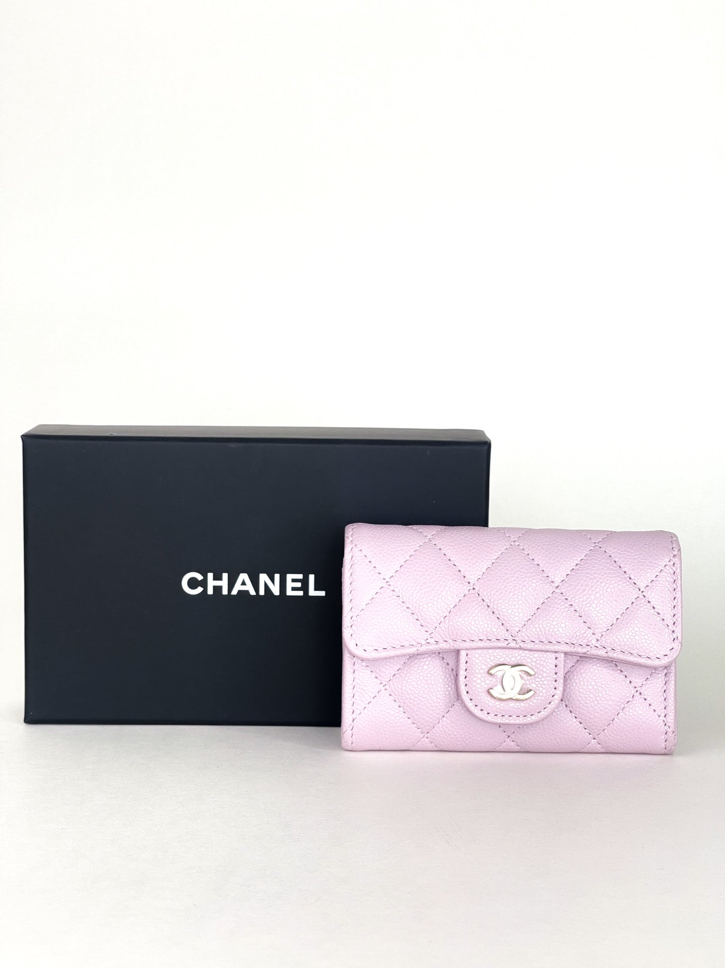 Chanel Caviar Quilted Flap Card Holder in Lilac
