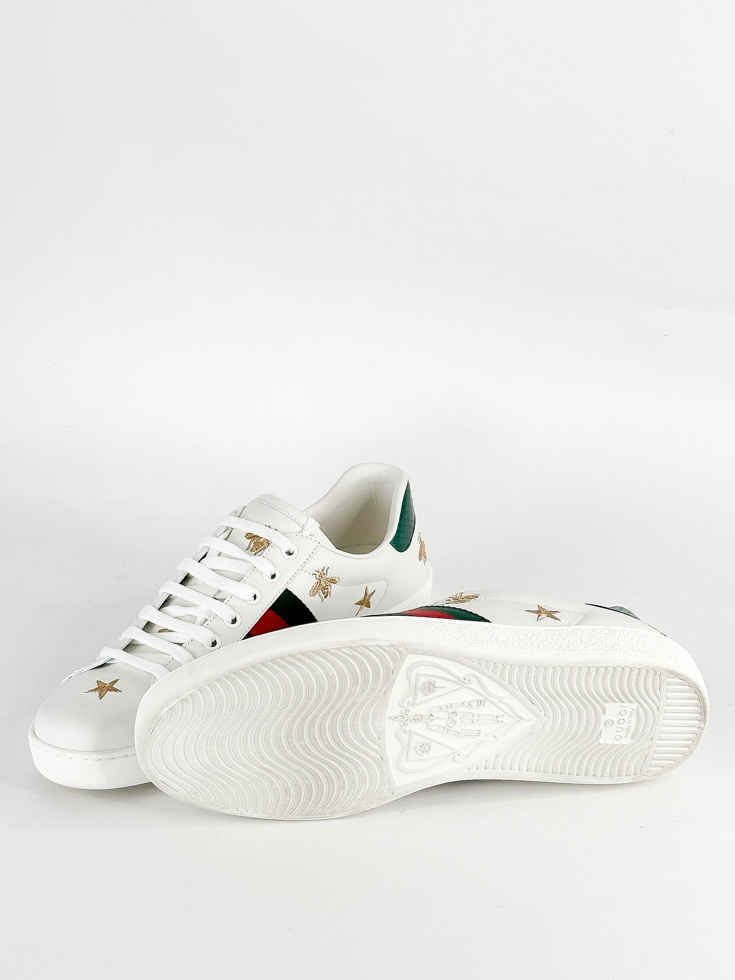 Gucci White Bee & Star New Ace Sneakers
Size Mens 8.5 / Womens 10.5-11