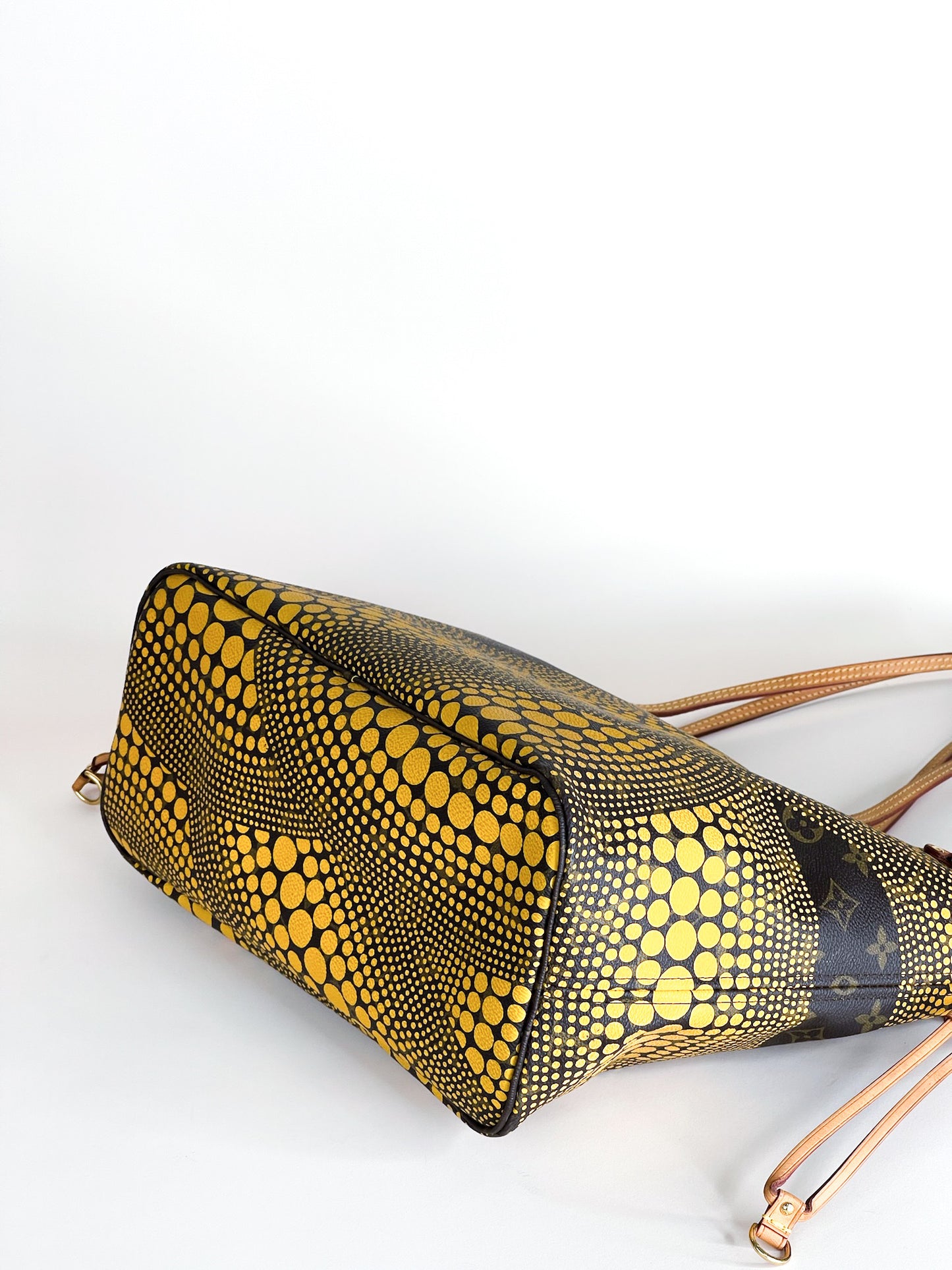 Louis Vuitton Neverfull Yayoi Kusama X Limited Edition Wave Monogram MM Tote Bag