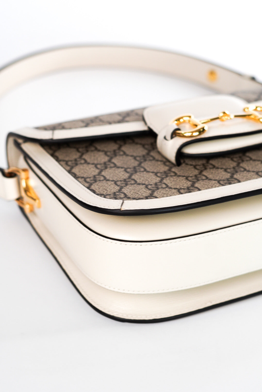 Gucci Beige/Off White GG Supreme Canvas and Leather Medium Horsebit 1955 Shoulder Bag