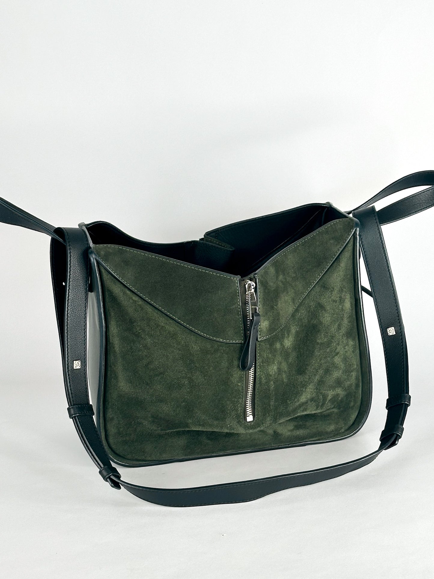 Loewe Hammock Medium Bag in Army
Vintage Khaki & Black