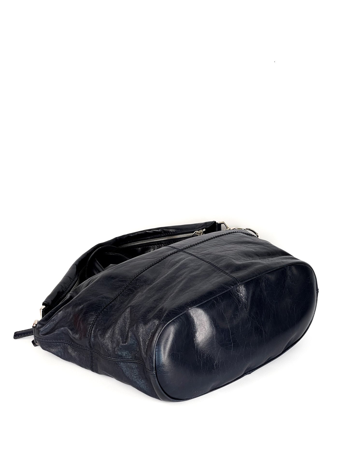 Givenchy Pebbled Lambskin Zip Animation Medium Nightingale Navy