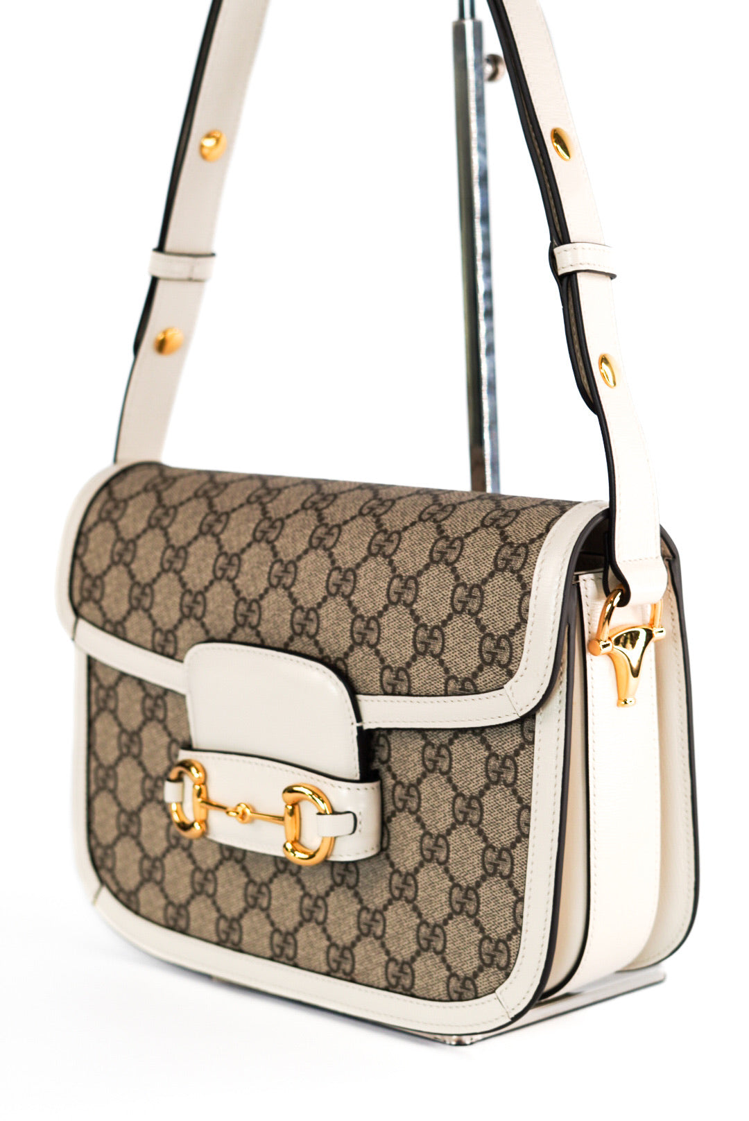 Gucci Beige/Off White GG Supreme Canvas and Leather Medium Horsebit 1955 Shoulder Bag