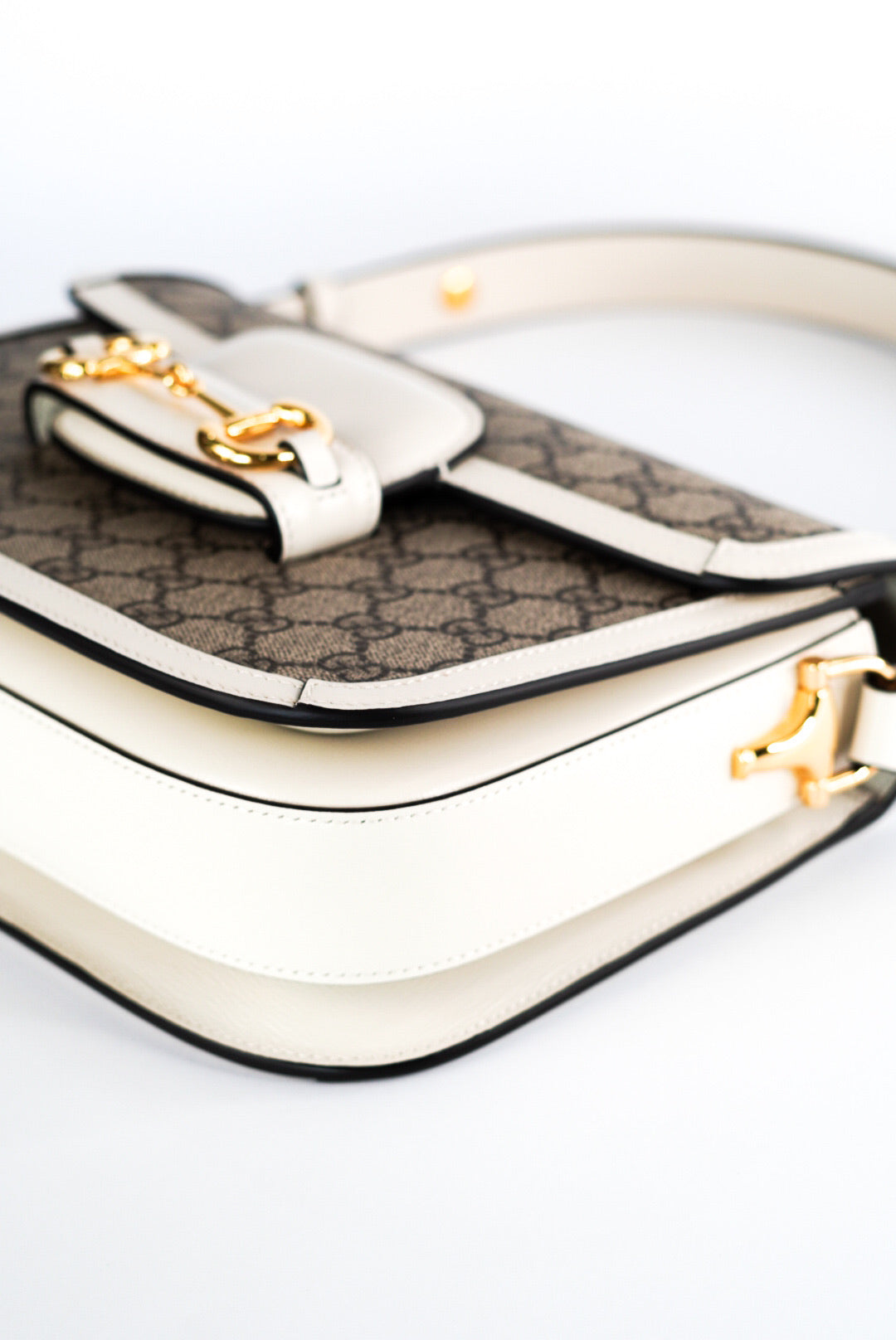 Gucci Beige/Off White GG Supreme Canvas and Leather Medium Horsebit 1955 Shoulder Bag