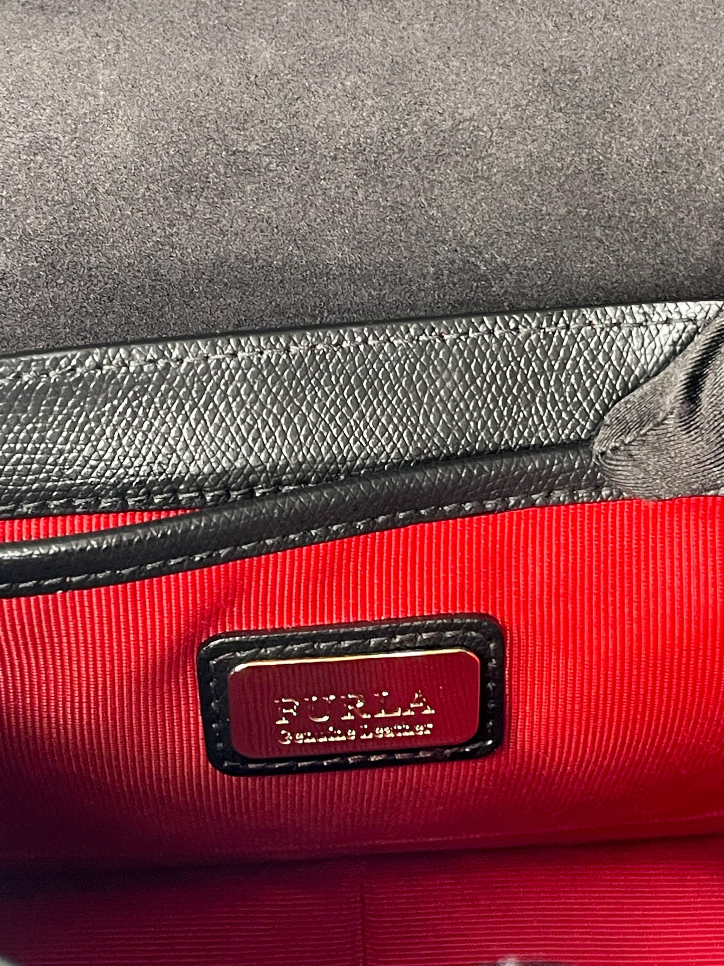 Furla Metropolis Crossbody Bag Small in Black