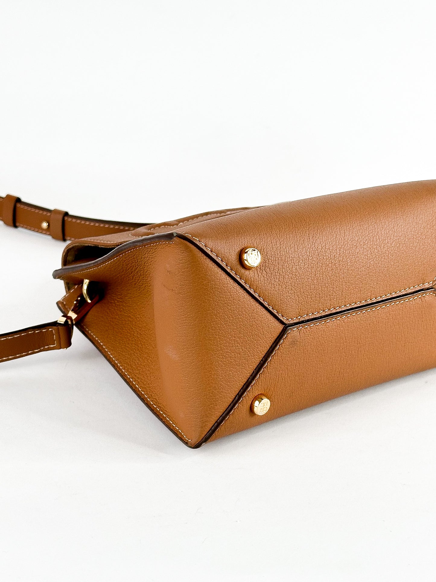 Carolina Herrera Doma Insignia Satchel Small in Cognac