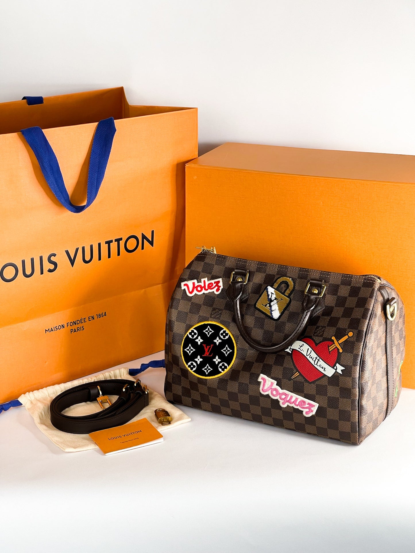 Louis Vuitton World Tour Limited Edition Bandouliere 30