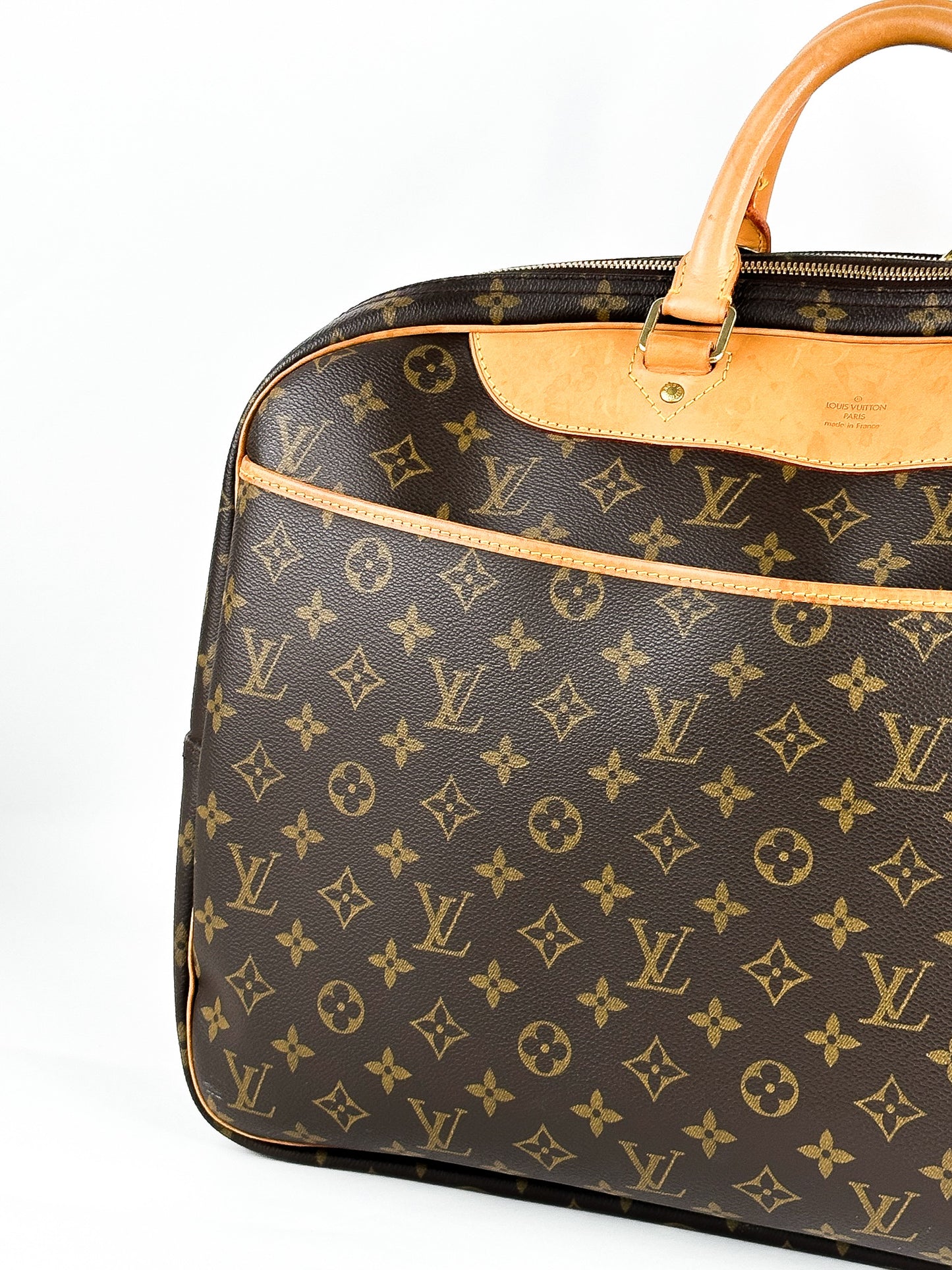 Louis Vuitton Vintage Monogram
Canvas Alize 24 Heures Weekender