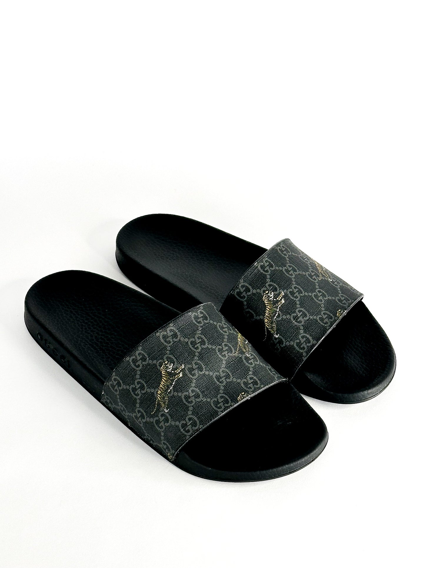 Gucci Black GG Supreme Tiger Flat
Slides Size 11