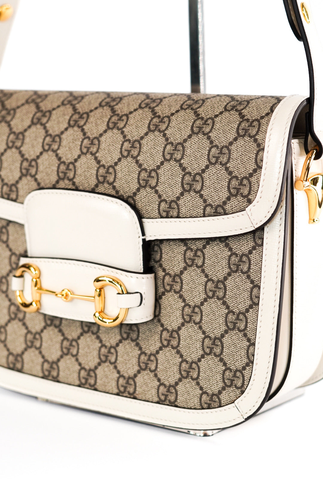 Gucci Beige/Off White GG Supreme Canvas and Leather Medium Horsebit 1955 Shoulder Bag