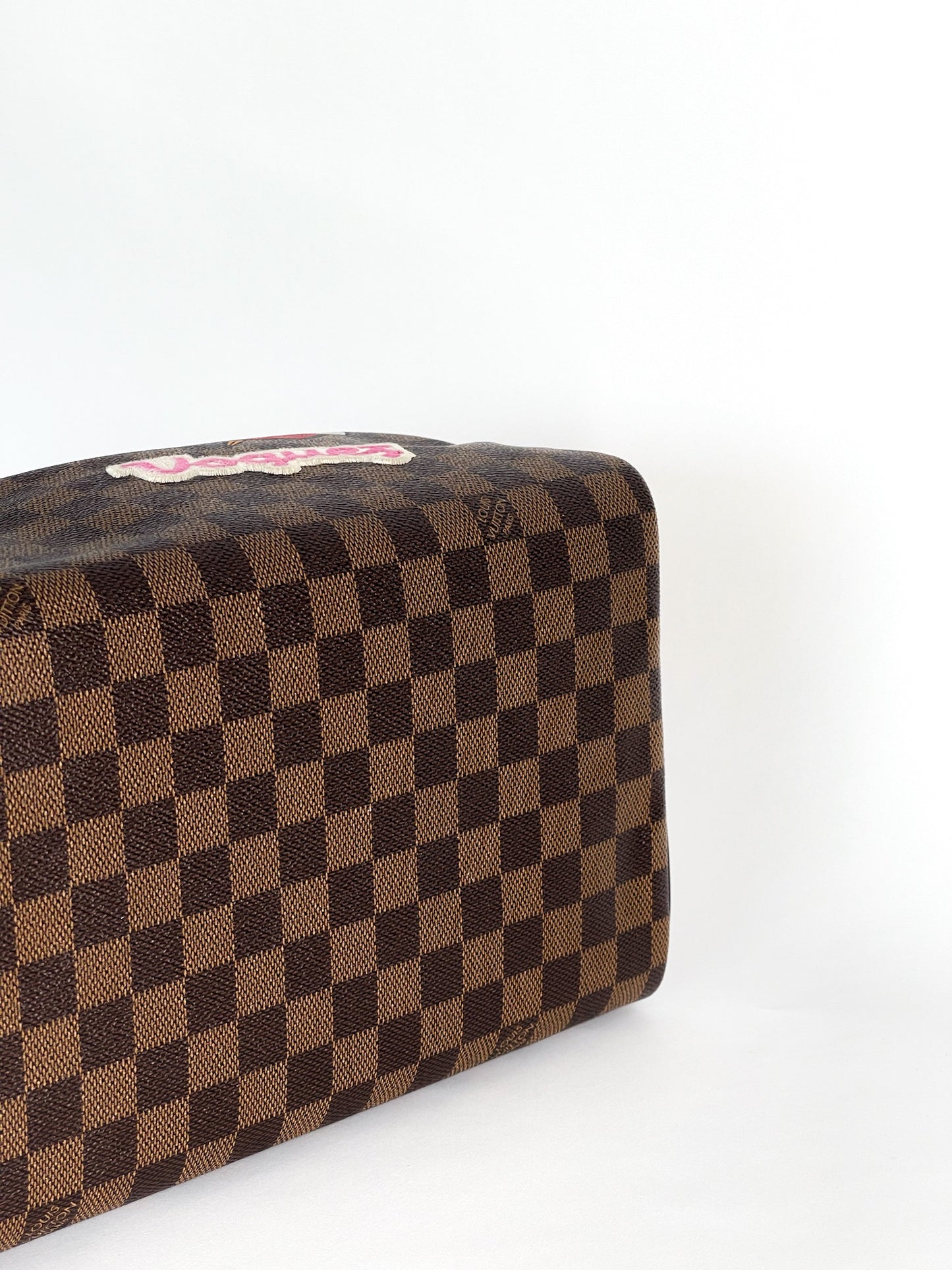 Louis Vuitton World Tour Limited Edition Bandouliere 30