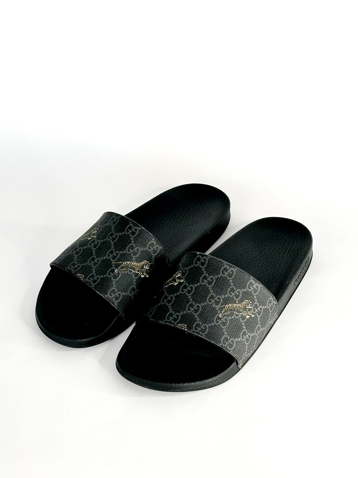 Gucci Black GG Supreme Tiger Flat
Slides Size 11
