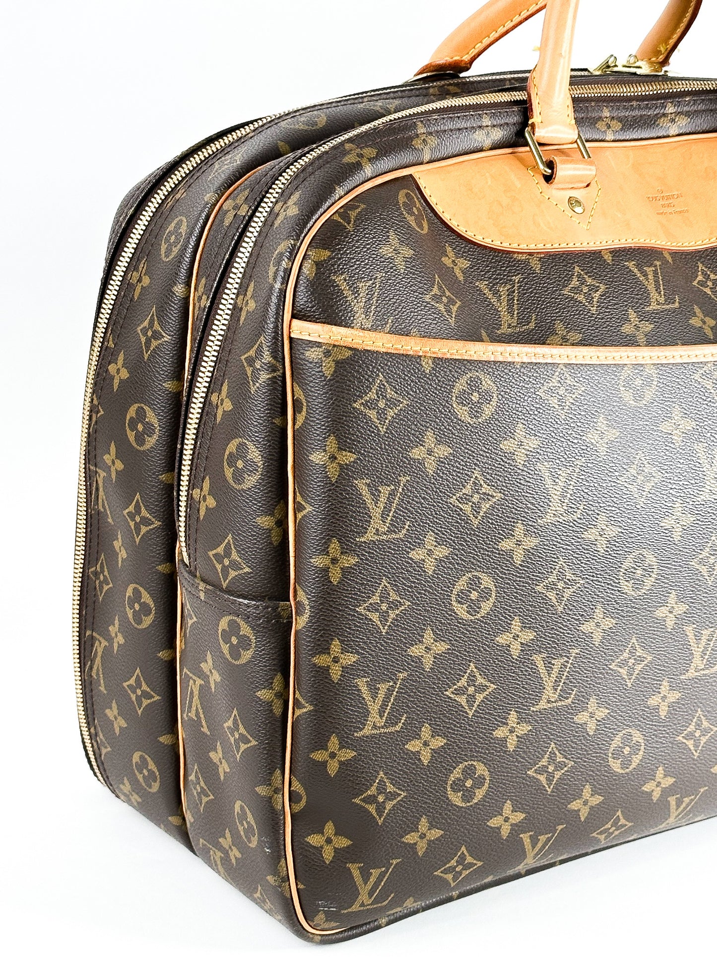 Louis Vuitton Vintage Monogram
Canvas Alize 24 Heures Weekender