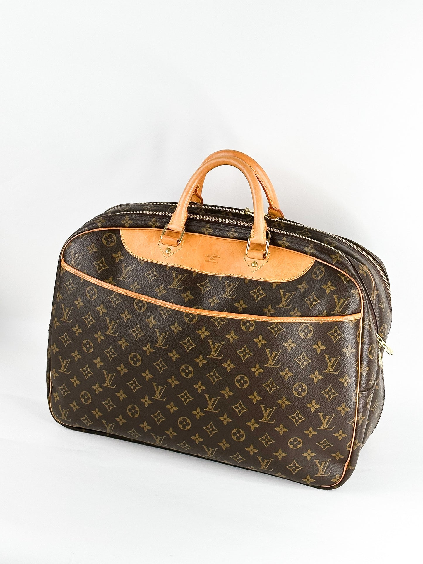 Louis Vuitton Vintage Monogram
Canvas Alize 24 Heures Weekender