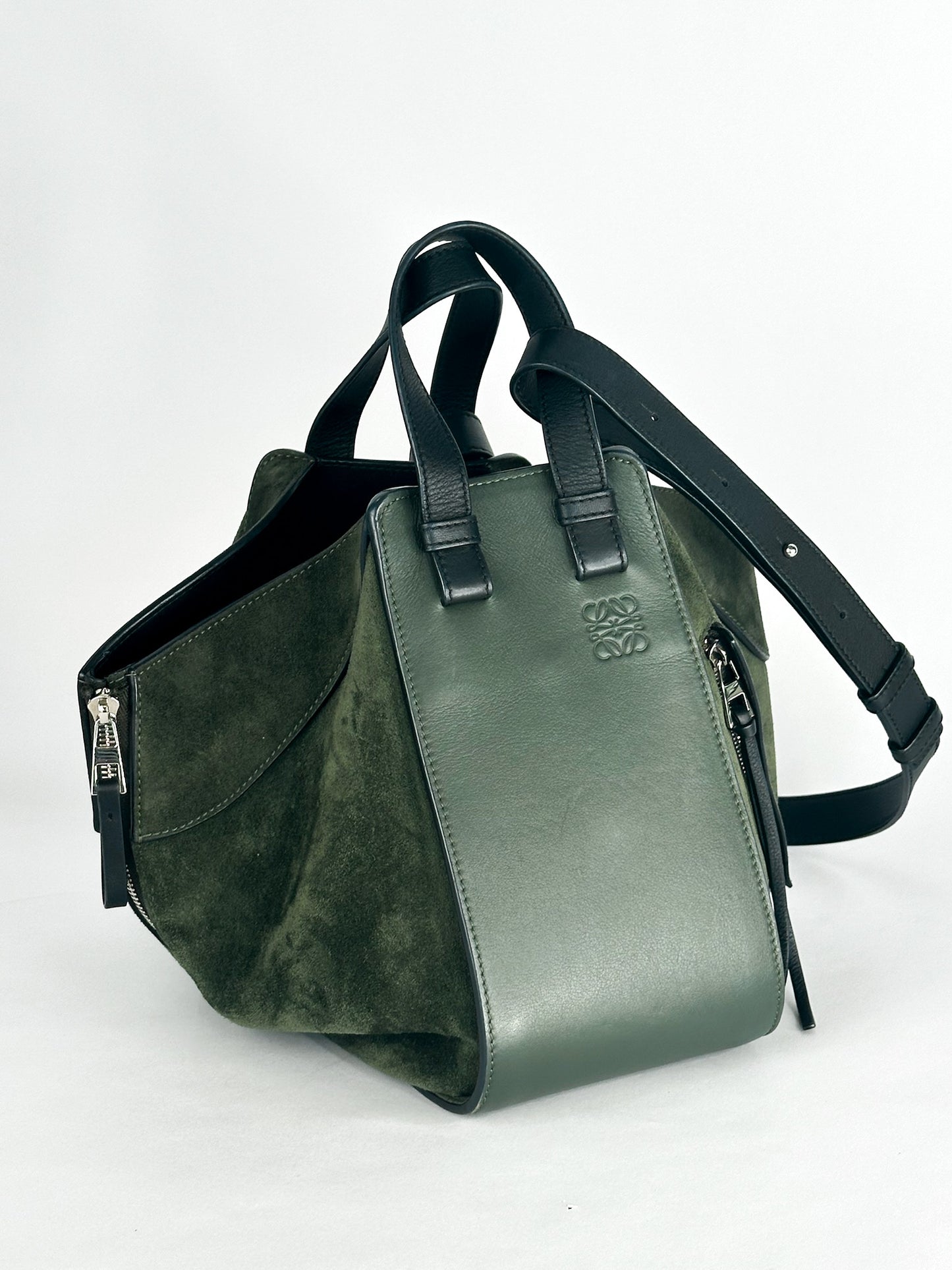 Loewe Hammock Medium Bag in Army
Vintage Khaki & Black