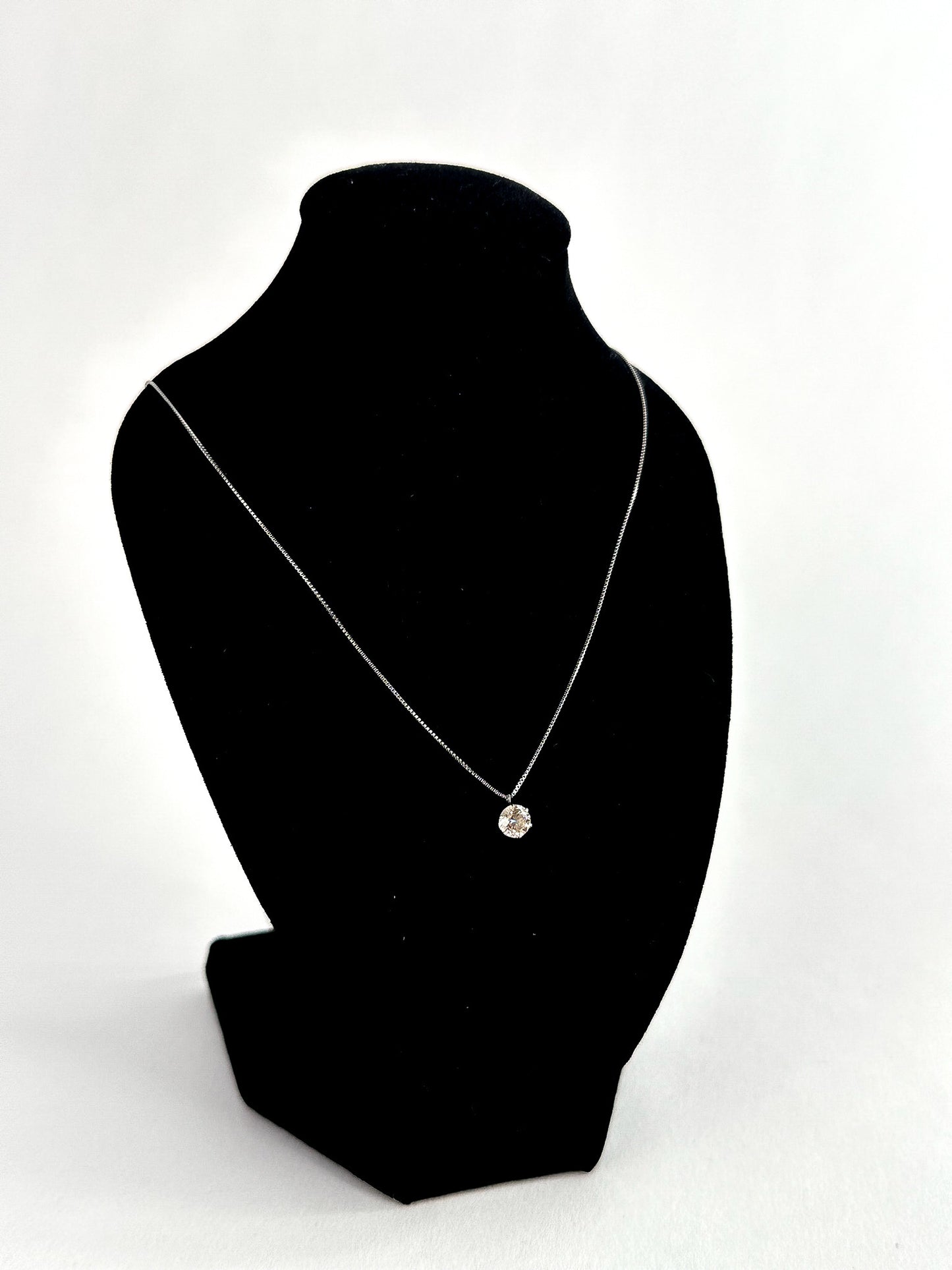 18K White Gold Diamond
Necklace