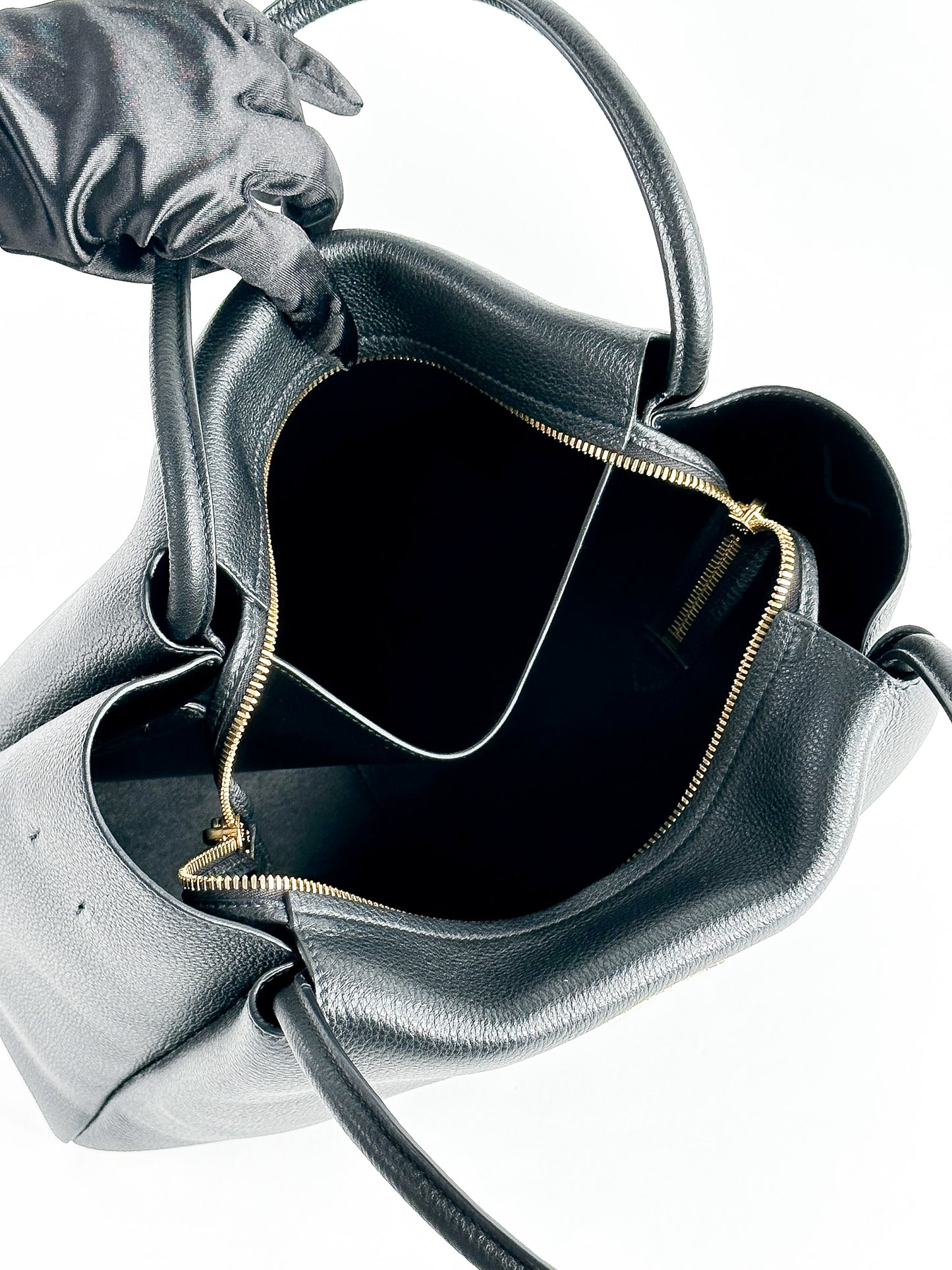 Prada Black Vitello Daino Soft Leather Large Zip Shopper Tote Bag