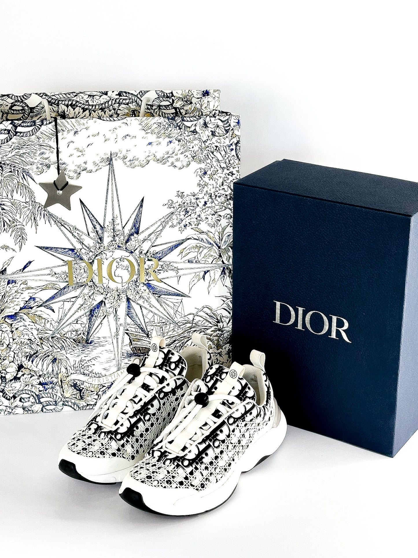 Dior B24 White Black Oblique Cannage Runners Size US 10 / 43