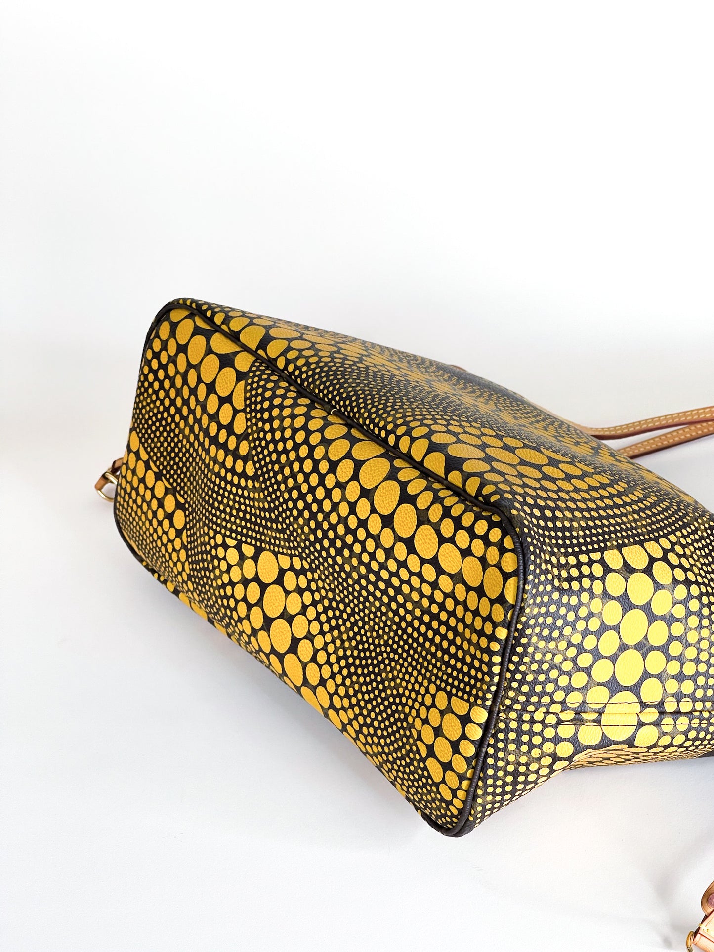 Louis Vuitton Neverfull Yayoi Kusama X Limited Edition Wave Monogram MM Tote Bag