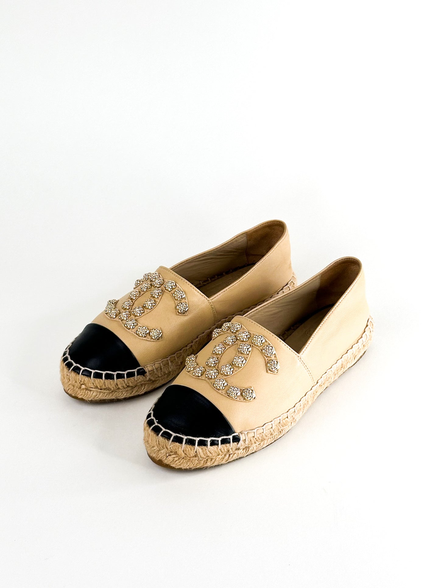 Chanel Beige/Black Camellia CC Espadrille Flats Size 36