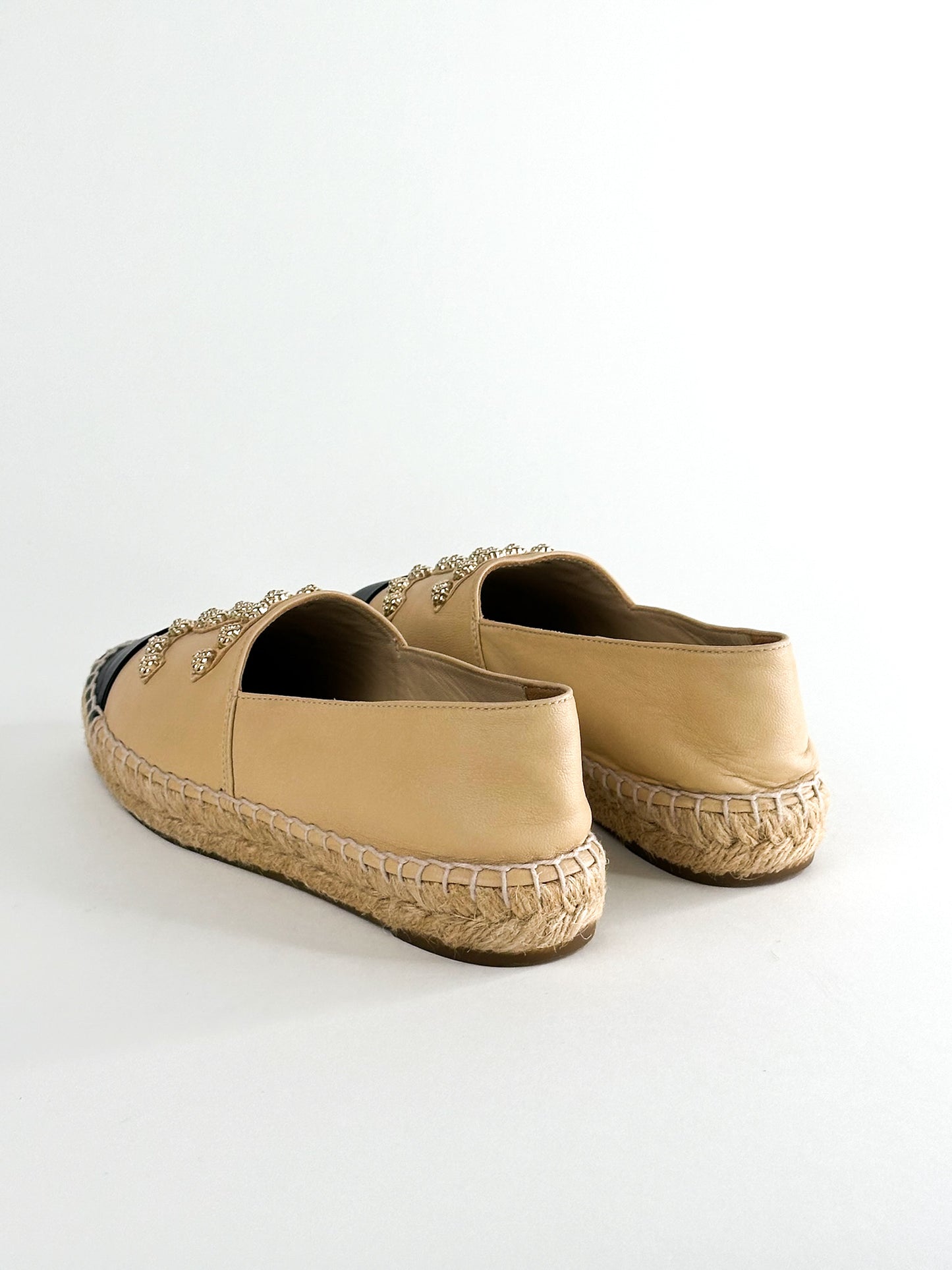Chanel Beige/Black Camellia CC Espadrille Flats Size 36