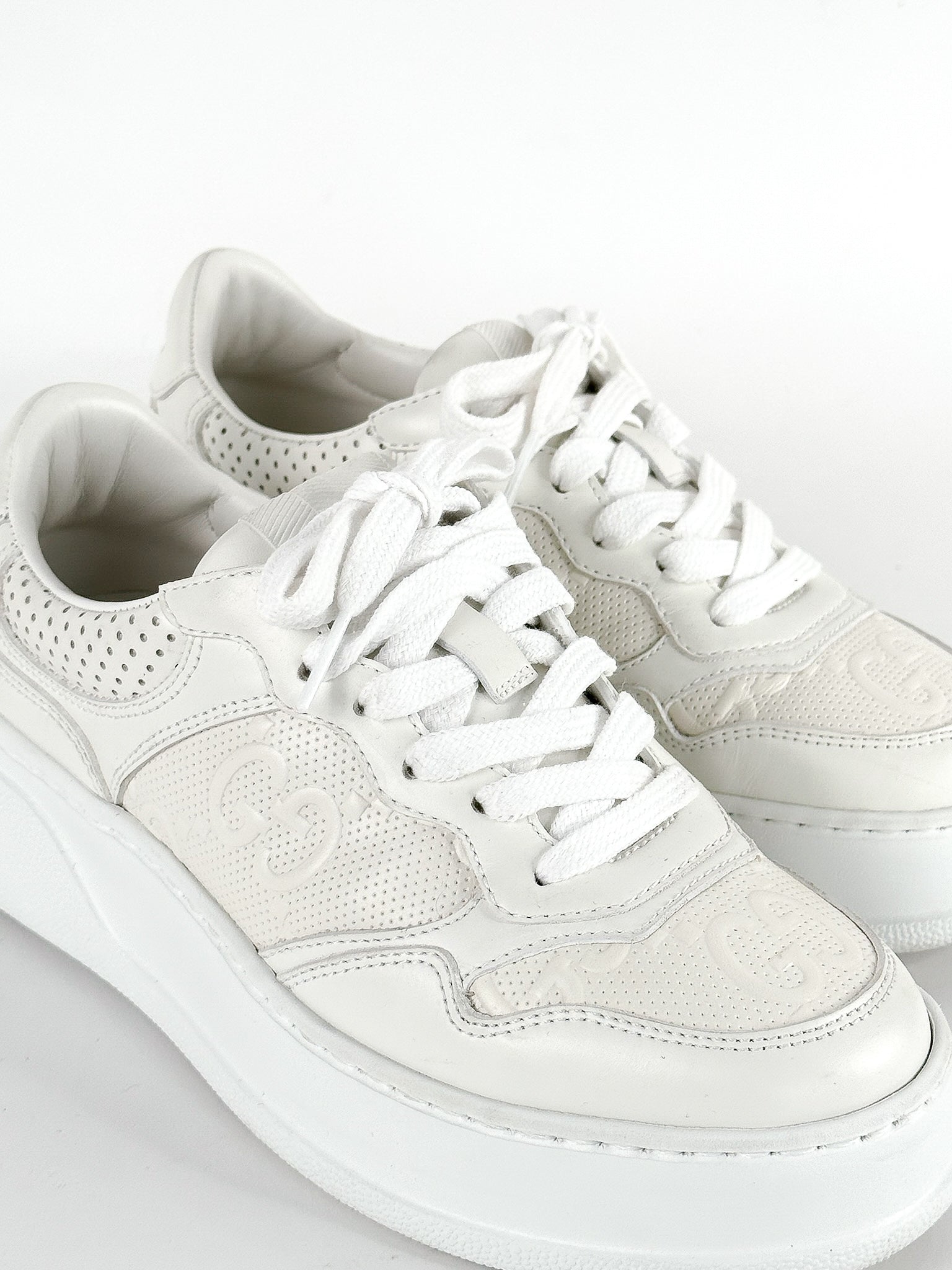 Gucci White Leather GG Embossed, Perforated Leather Trainers Sneakers, Size 35