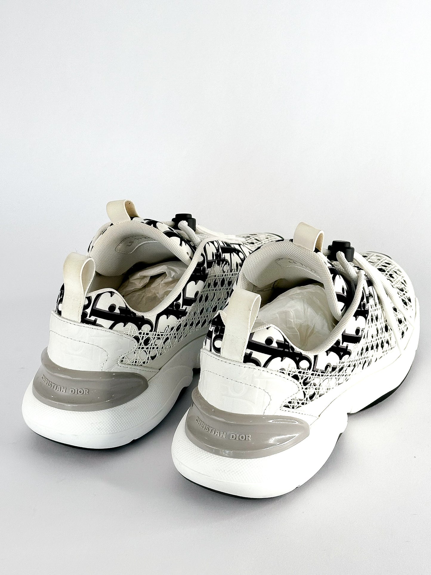 Dior B24 White Black Oblique Cannage Runners Size US 10 / 43
