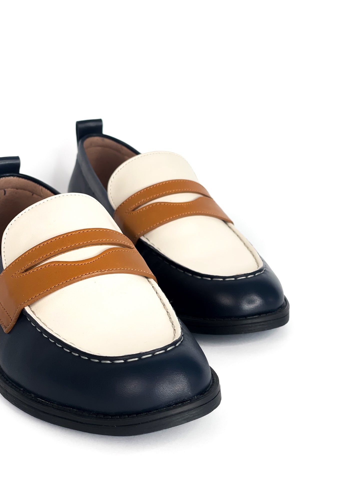 Cole Haan Leather Stassi Penny Loafer Black & White Size 6
