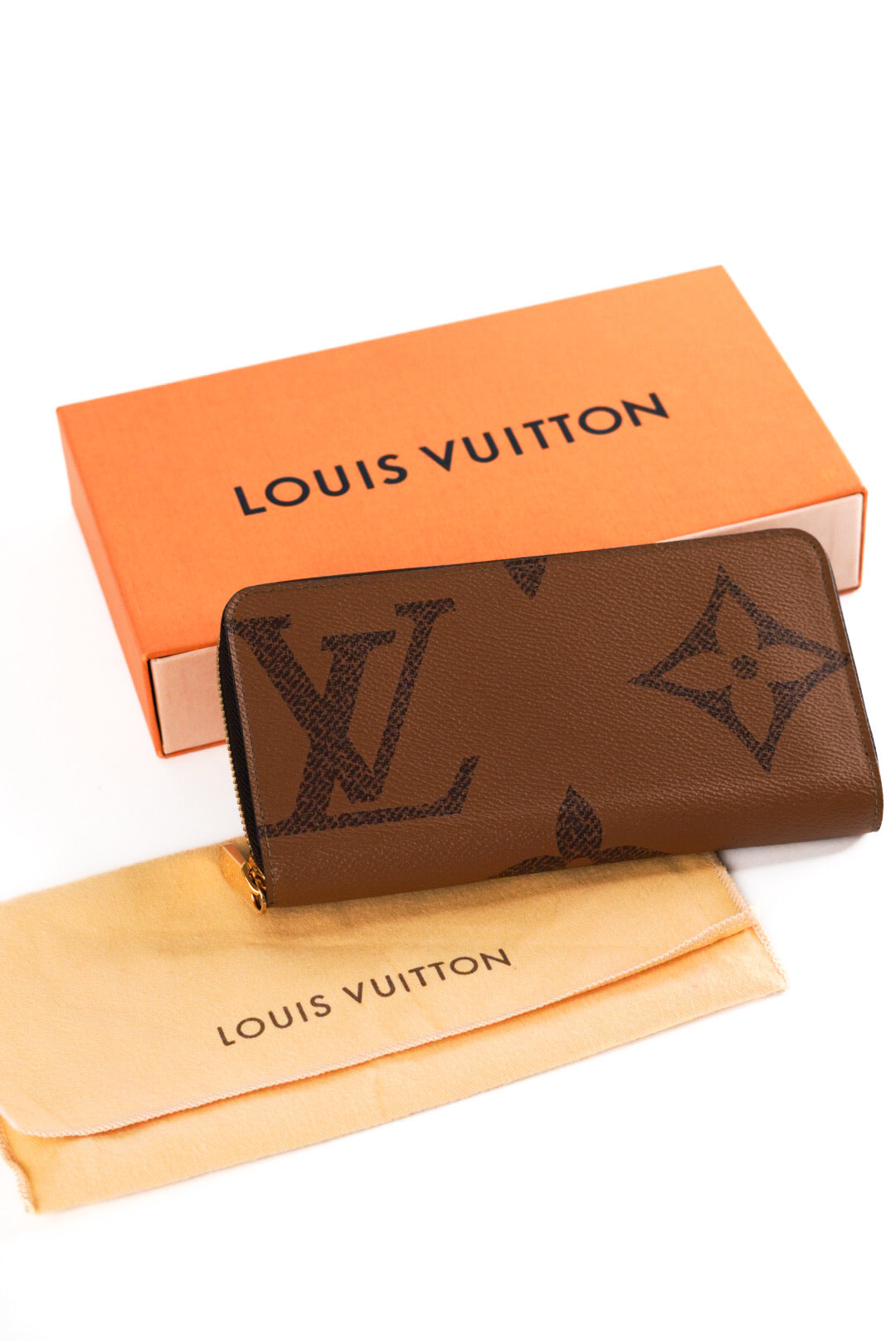 Louis Vuitton Giant Monogram Reverse Zippy wallet