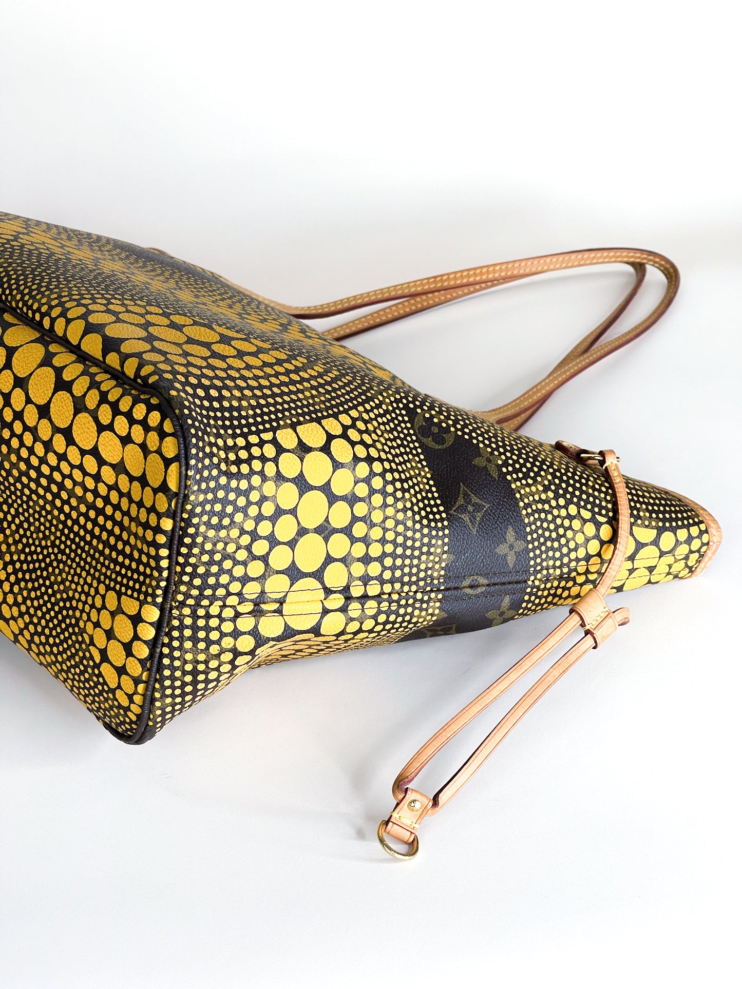 Louis Vuitton Neverfull Yayoi Kusama X Limited Edition Wave Monogram MM Tote Bag