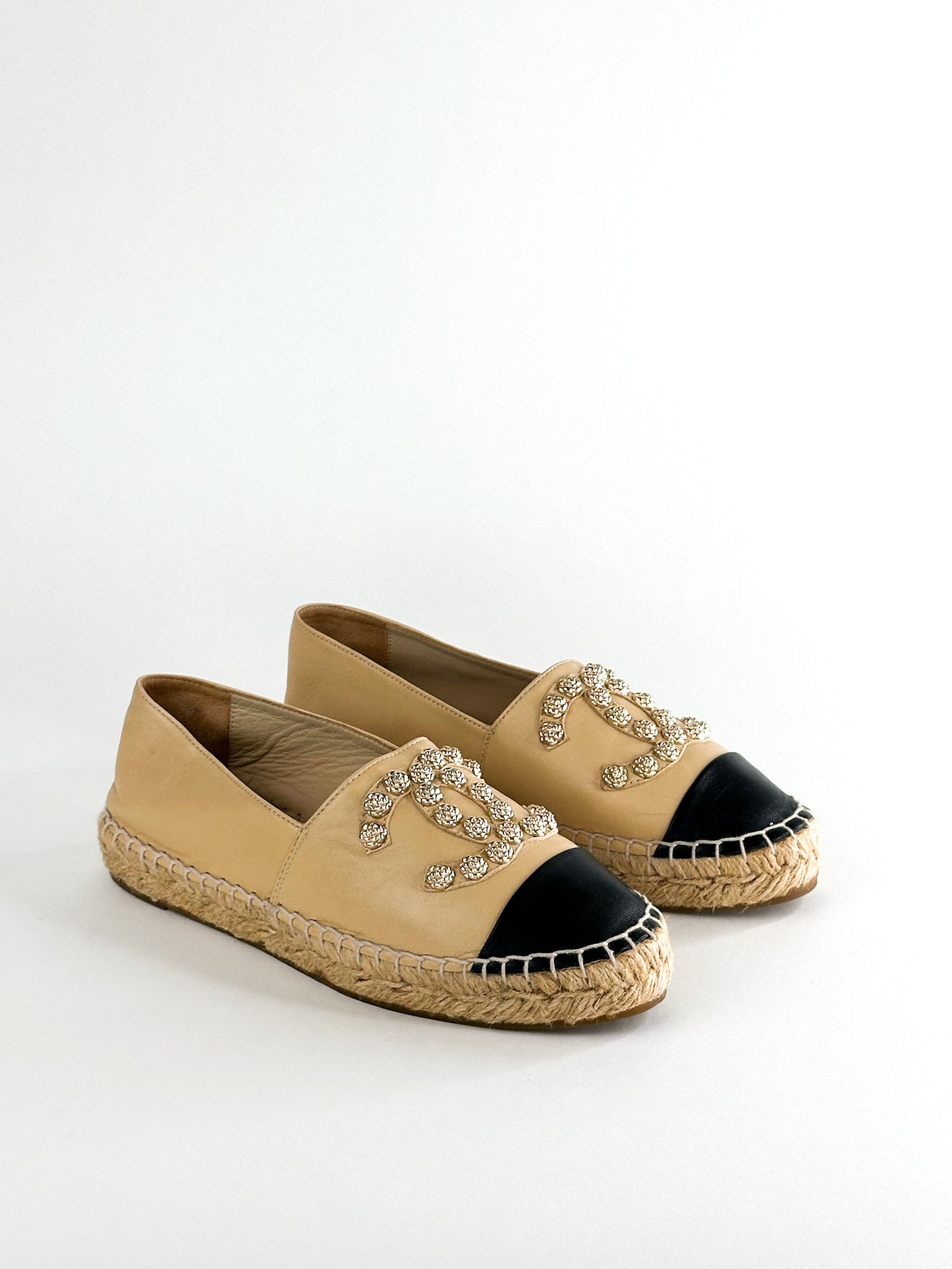 Chanel Beige/Black Camellia CC Espadrille Flats Size 36
