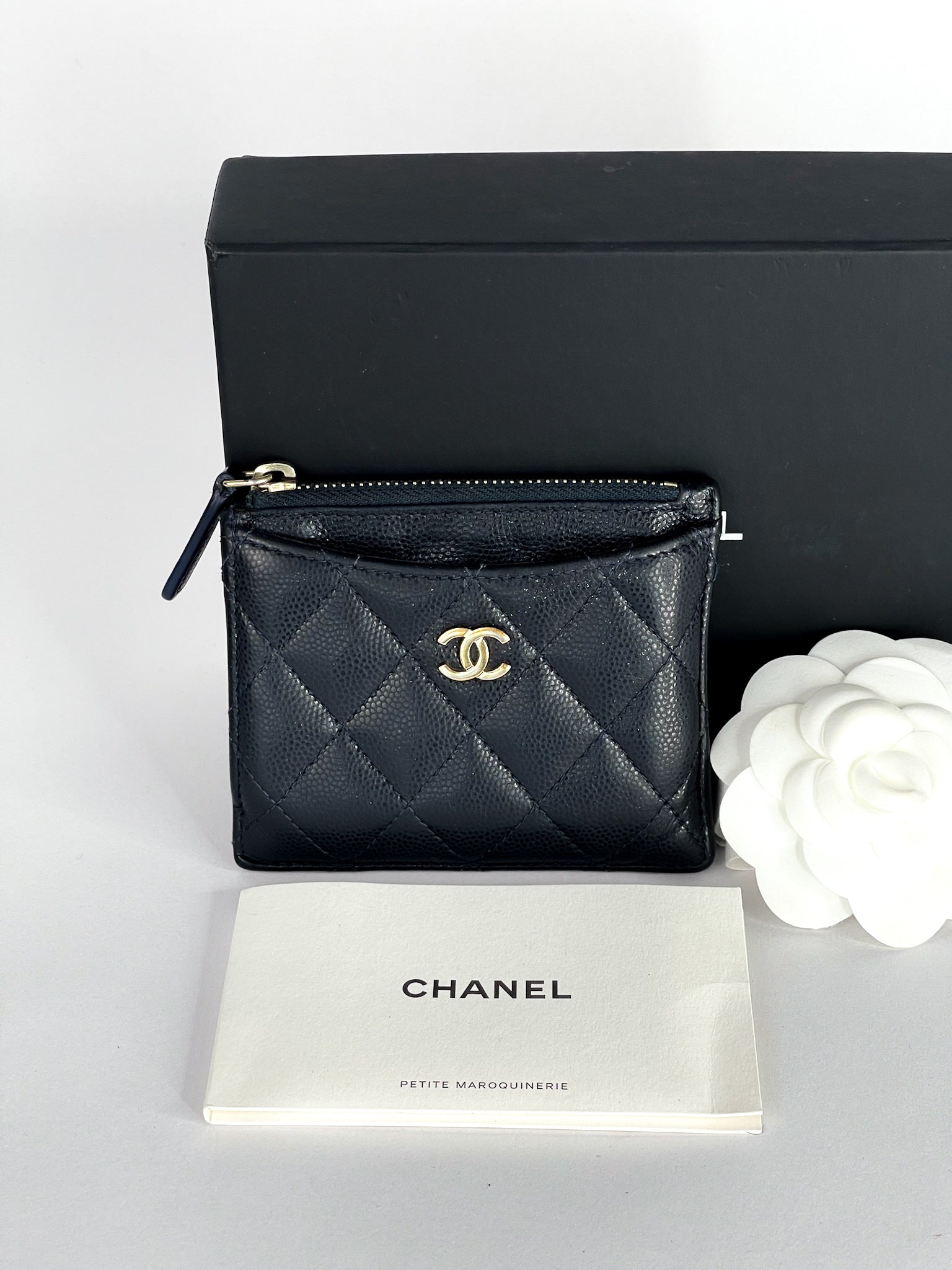 Chanel Caviar Quilted CC Zip Card Holder Black - Main Image