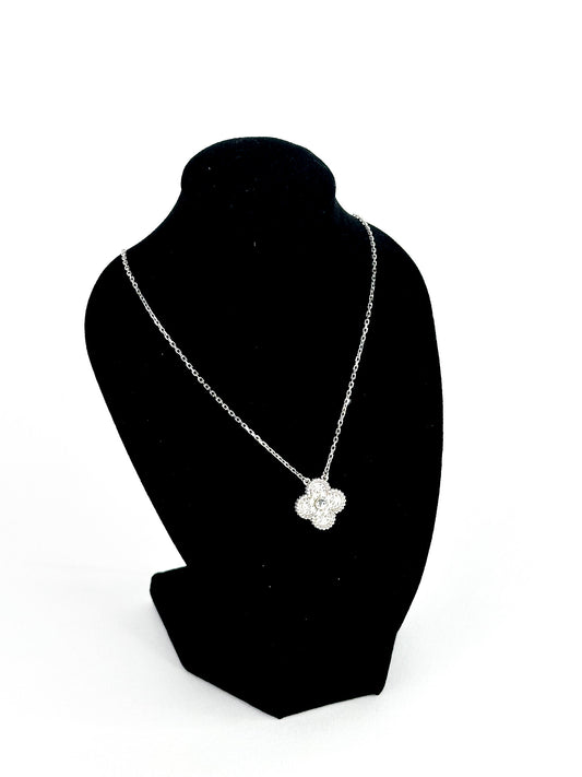Van Cleef & Arpels Alhambra Four Leaf Clover Necklace HK Setting