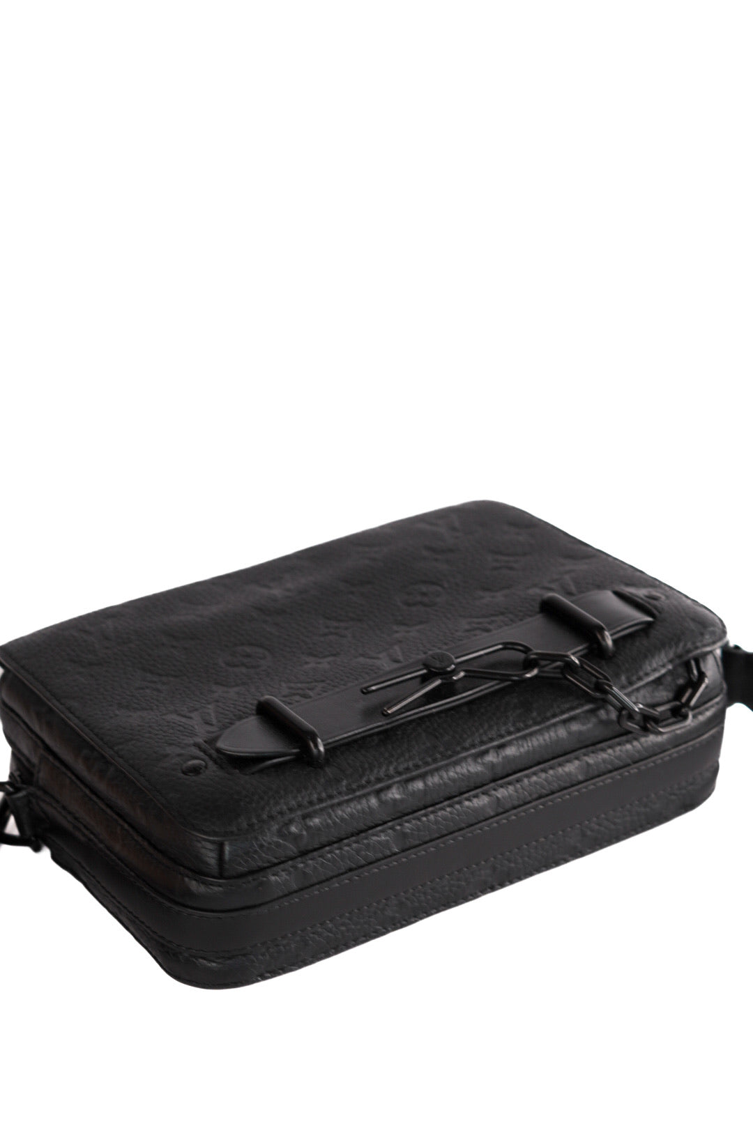 Louis Vuitton Black Monogram Taurillon Steamer Messenger
Microchipped