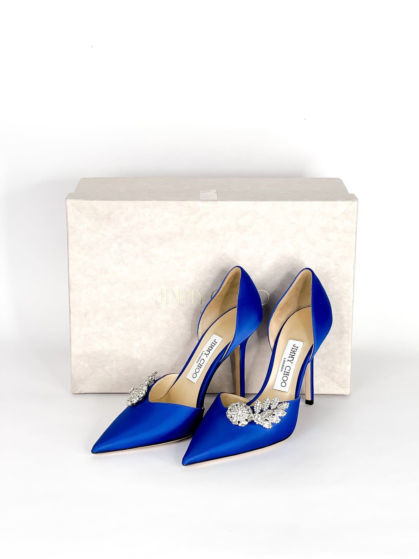 Jimmy Choo Blue Satin Crystal
Embellished D'ORSAY Heels Pump Size
35 fits 36