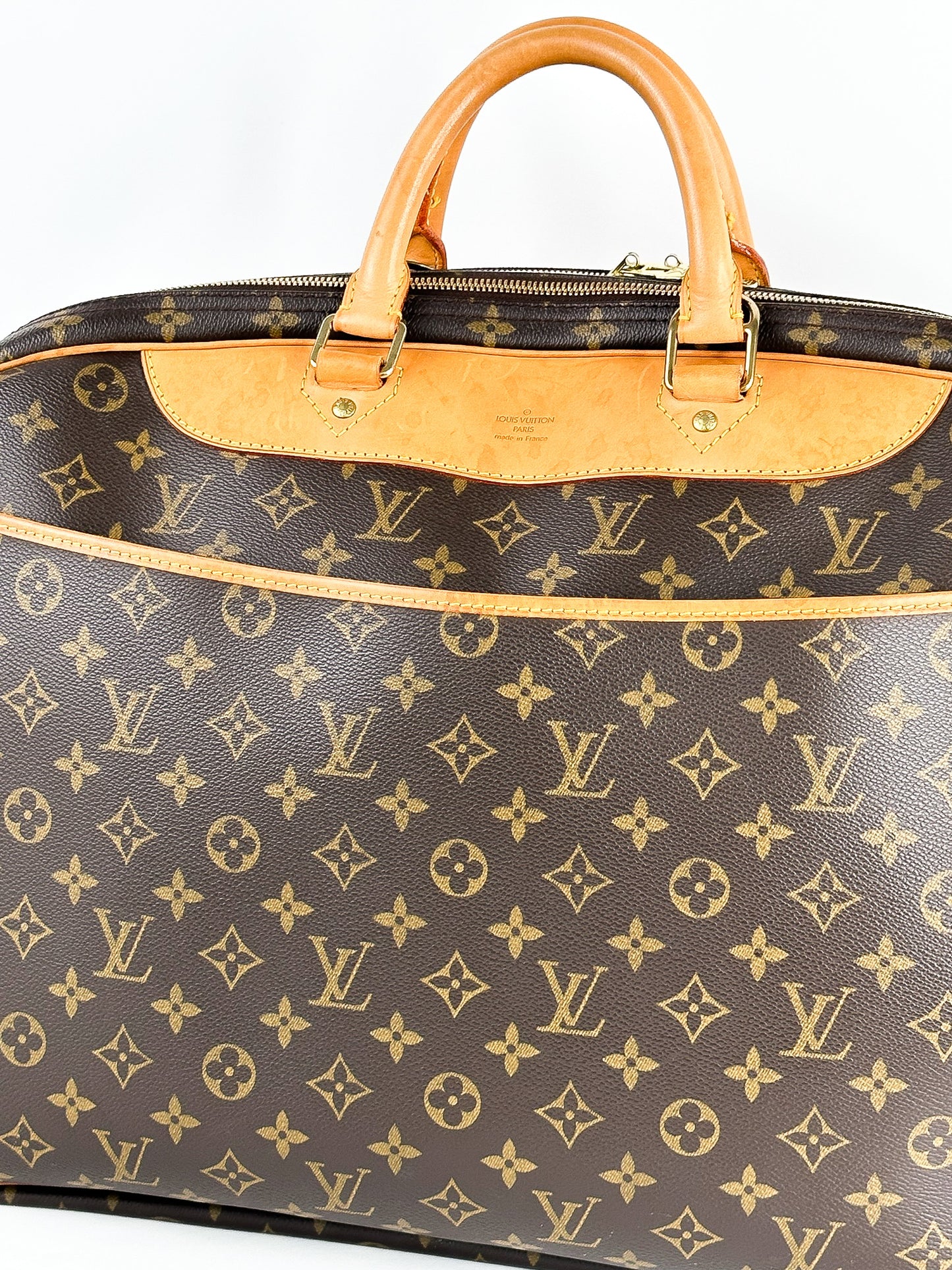 Louis Vuitton Vintage Monogram
Canvas Alize 24 Heures Weekender