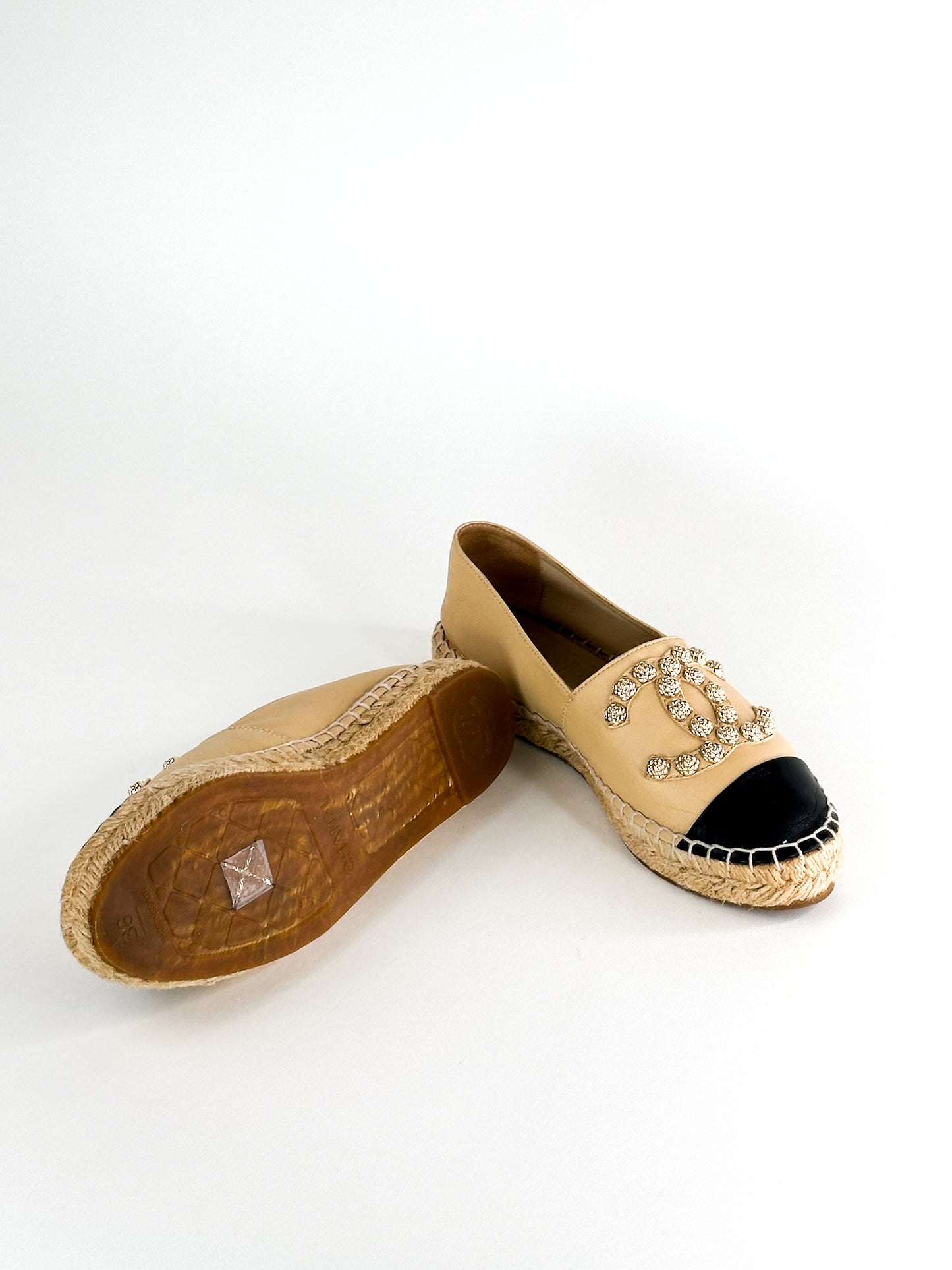 Chanel Beige/Black Camellia CC Espadrille Flats Size 36
