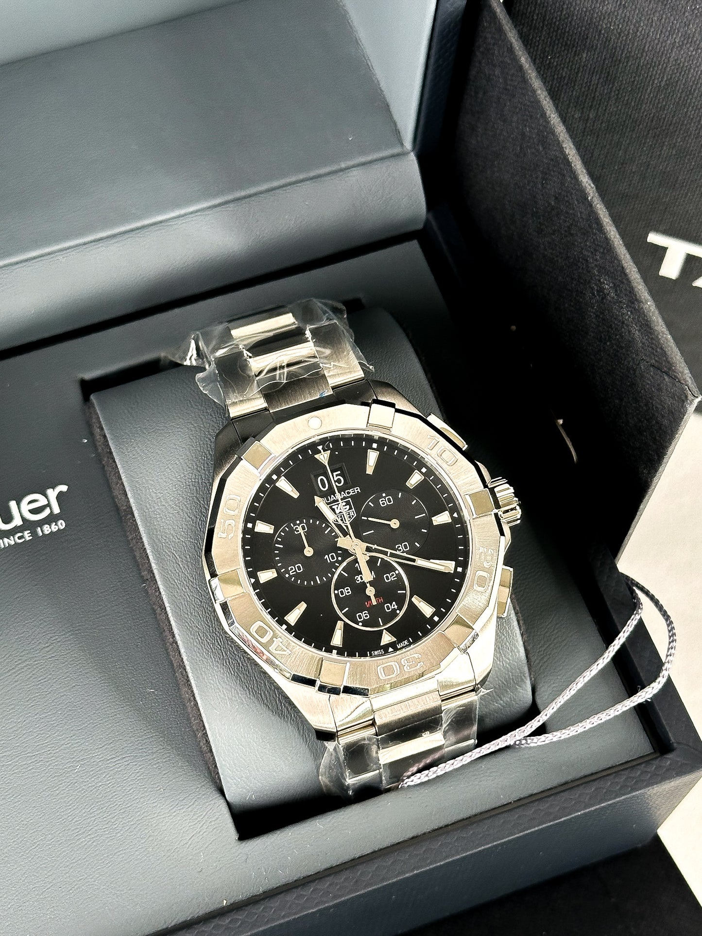 TAG HEUER Aquaracer 43mm Quartz
Chronograph Mens Watch
CAY1110.BA0927