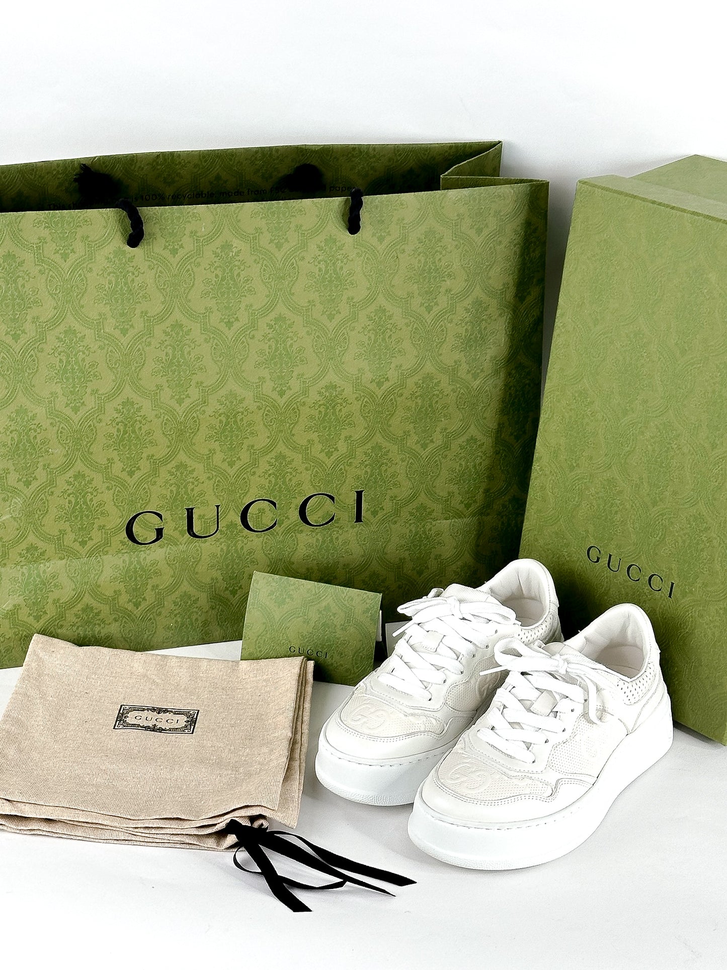 Gucci White Leather GG Embossed
Perforated Leather Trainers Sneakers
Size 35