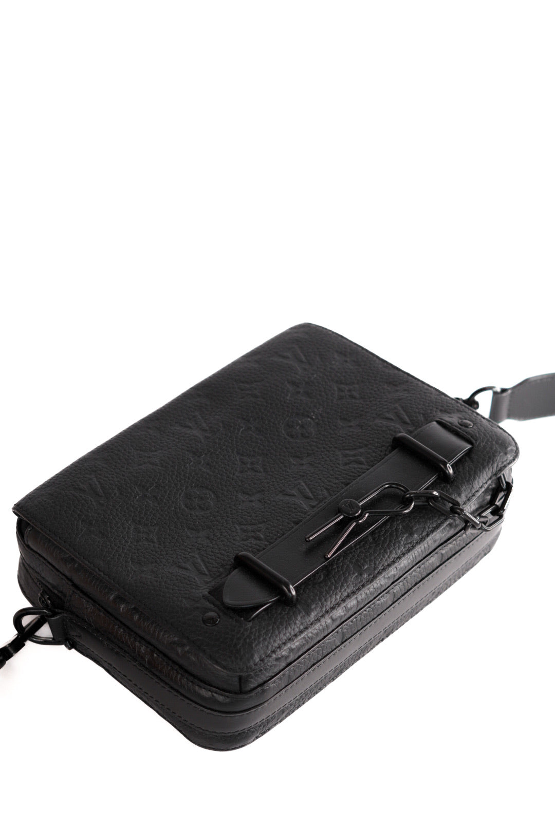 Louis Vuitton Black Monogram Taurillon Steamer Messenger
Microchipped
