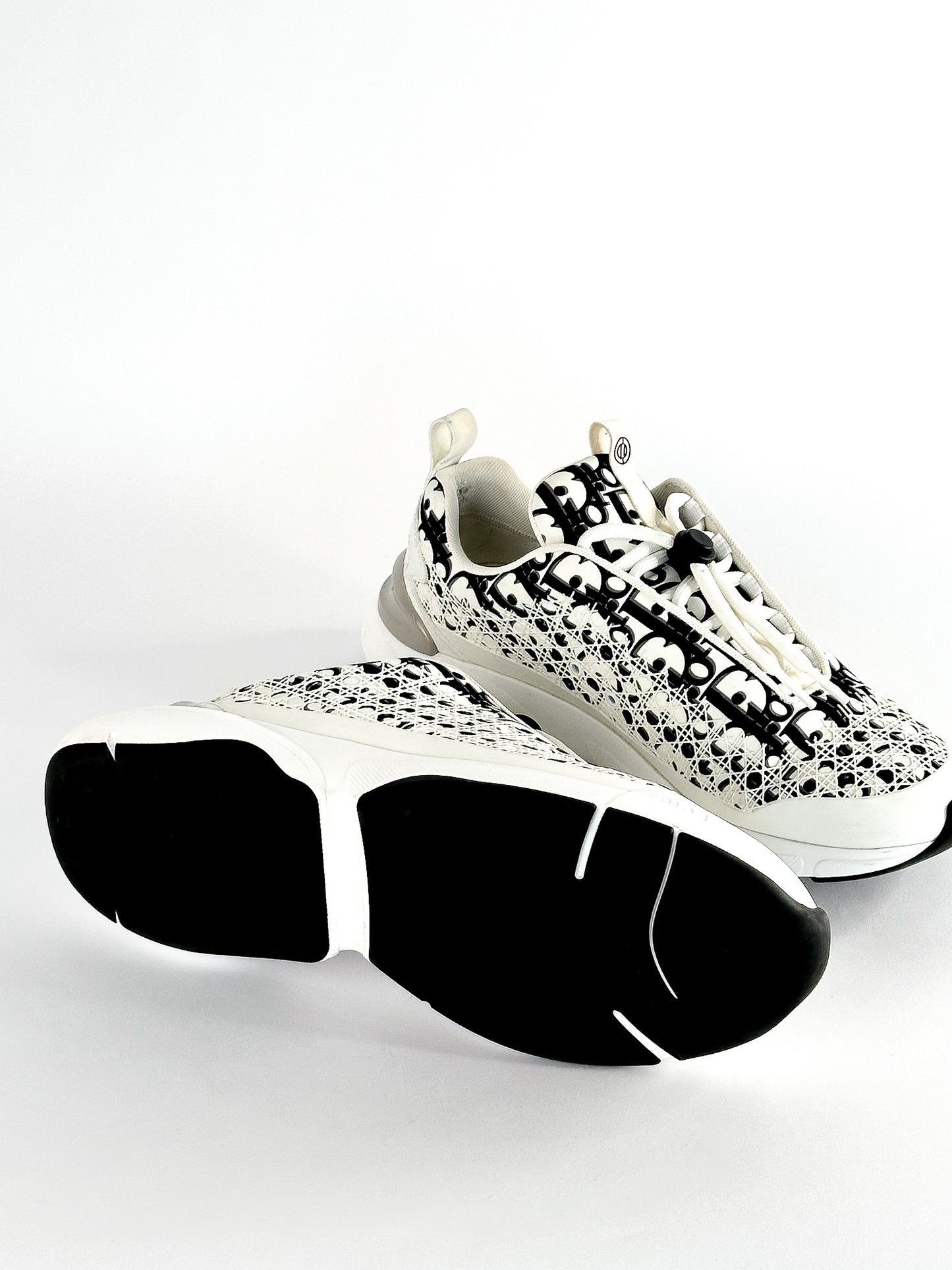 Dior B24 White Black Oblique Cannage Runners Size US 10 / 43