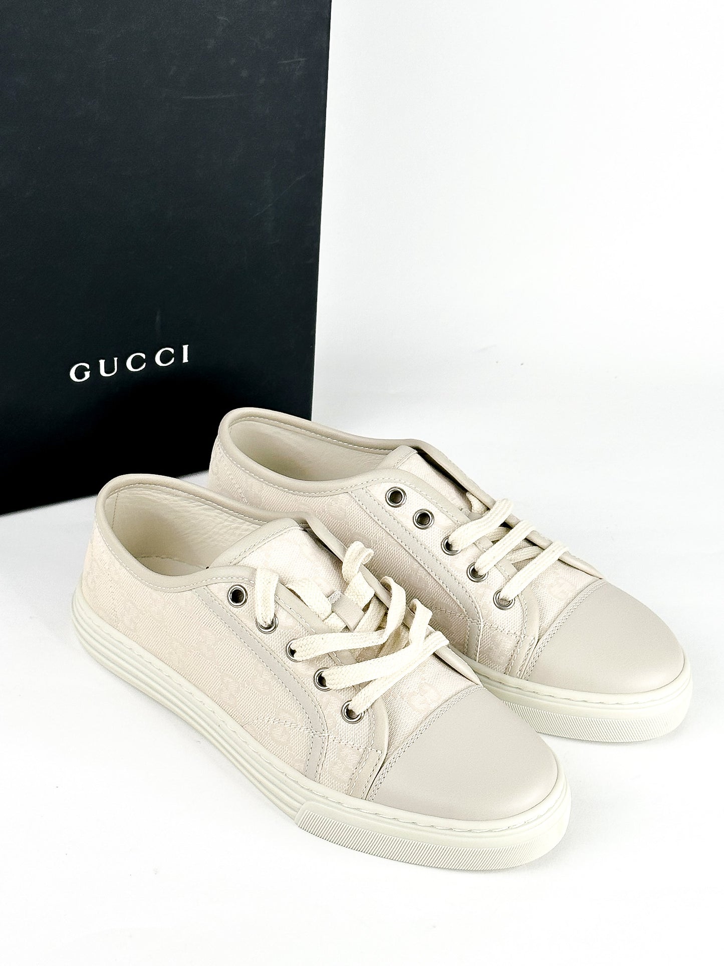 Gucci White/Grey GG Canvas and Leather Low Top Sneakers Size 36