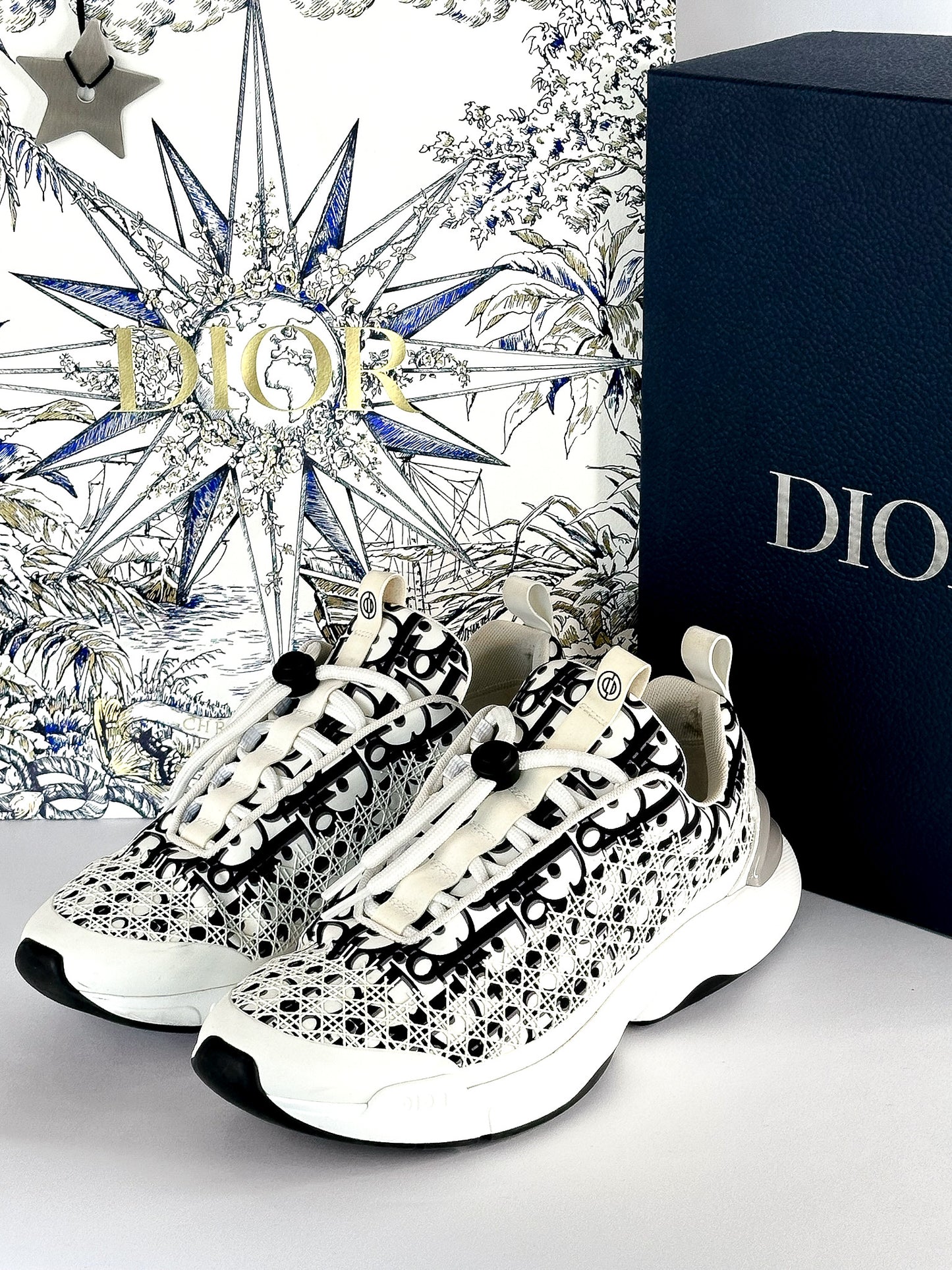 Dior B24 White Black Oblique Cannage Runners Size US 10 / 43