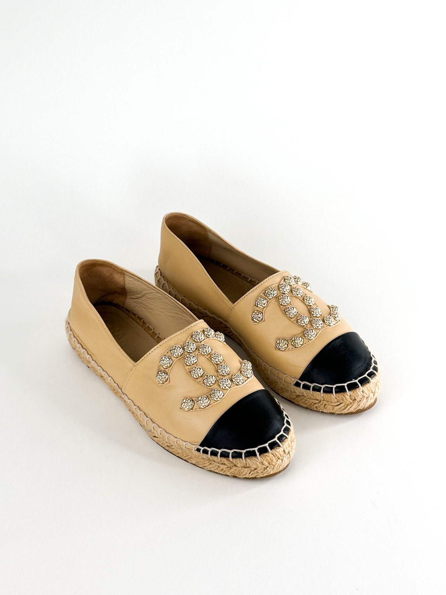 Chanel Beige/Black Camellia CC Espadrille Flats Size 36
