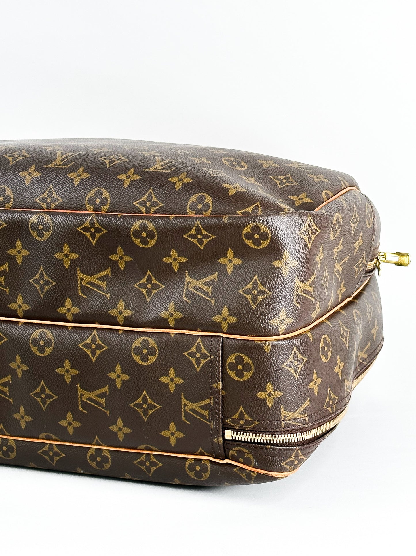 Louis Vuitton Vintage Monogram
Canvas Alize 24 Heures Weekender