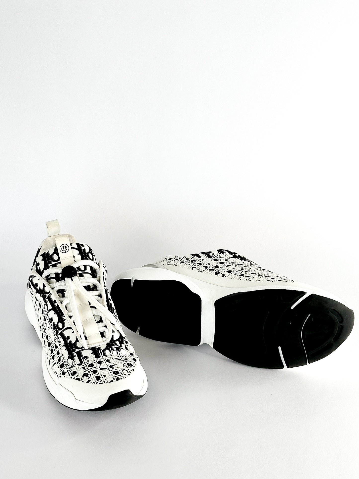 Dior B24 White Black Oblique Cannage Runners Size US 10 / 43